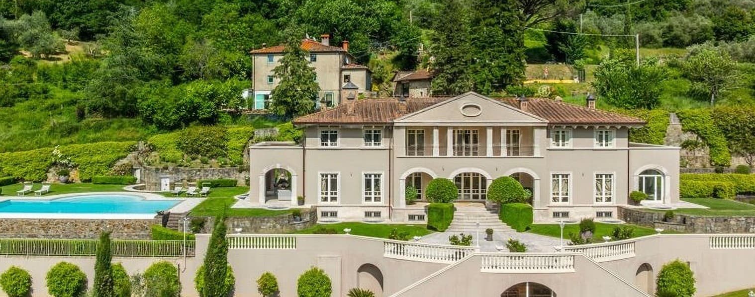 Villa di lusso con piscina e vista colline a Firenze