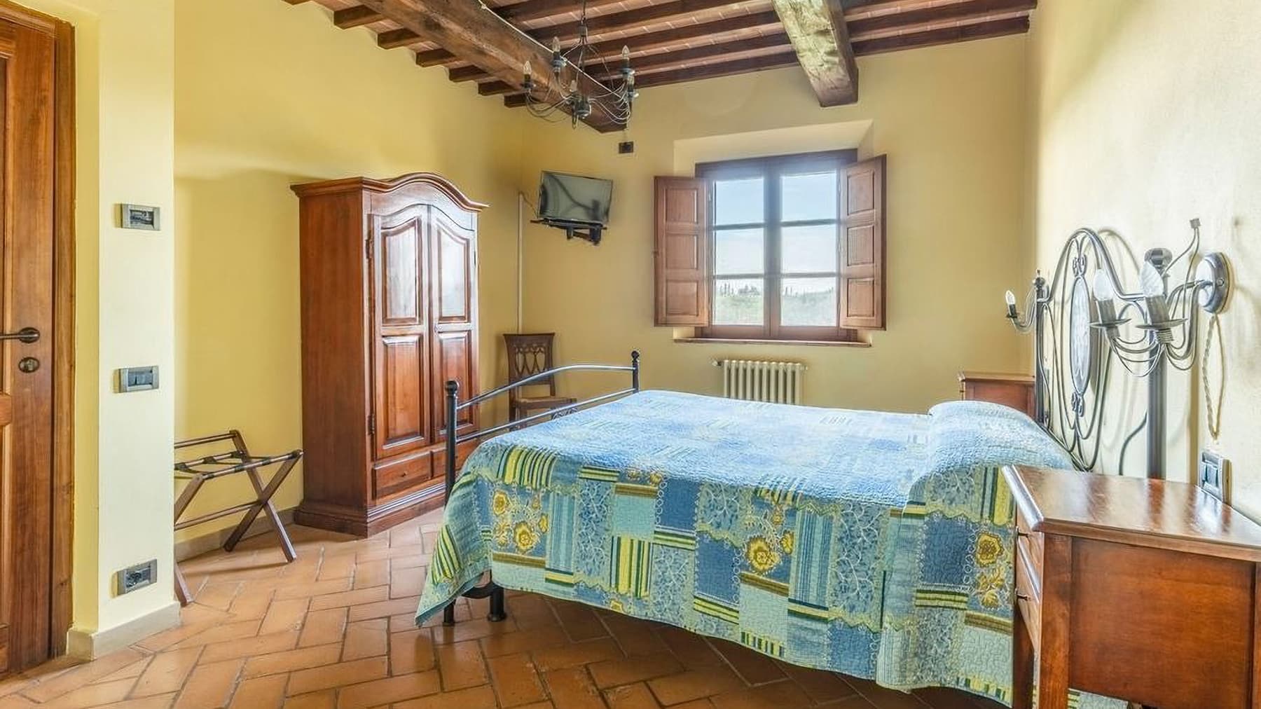Casale con tenuta agricola a Palaia, Toscana