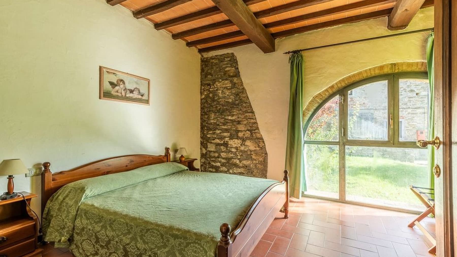 Casale storico in vendita nel cuore della Toscana