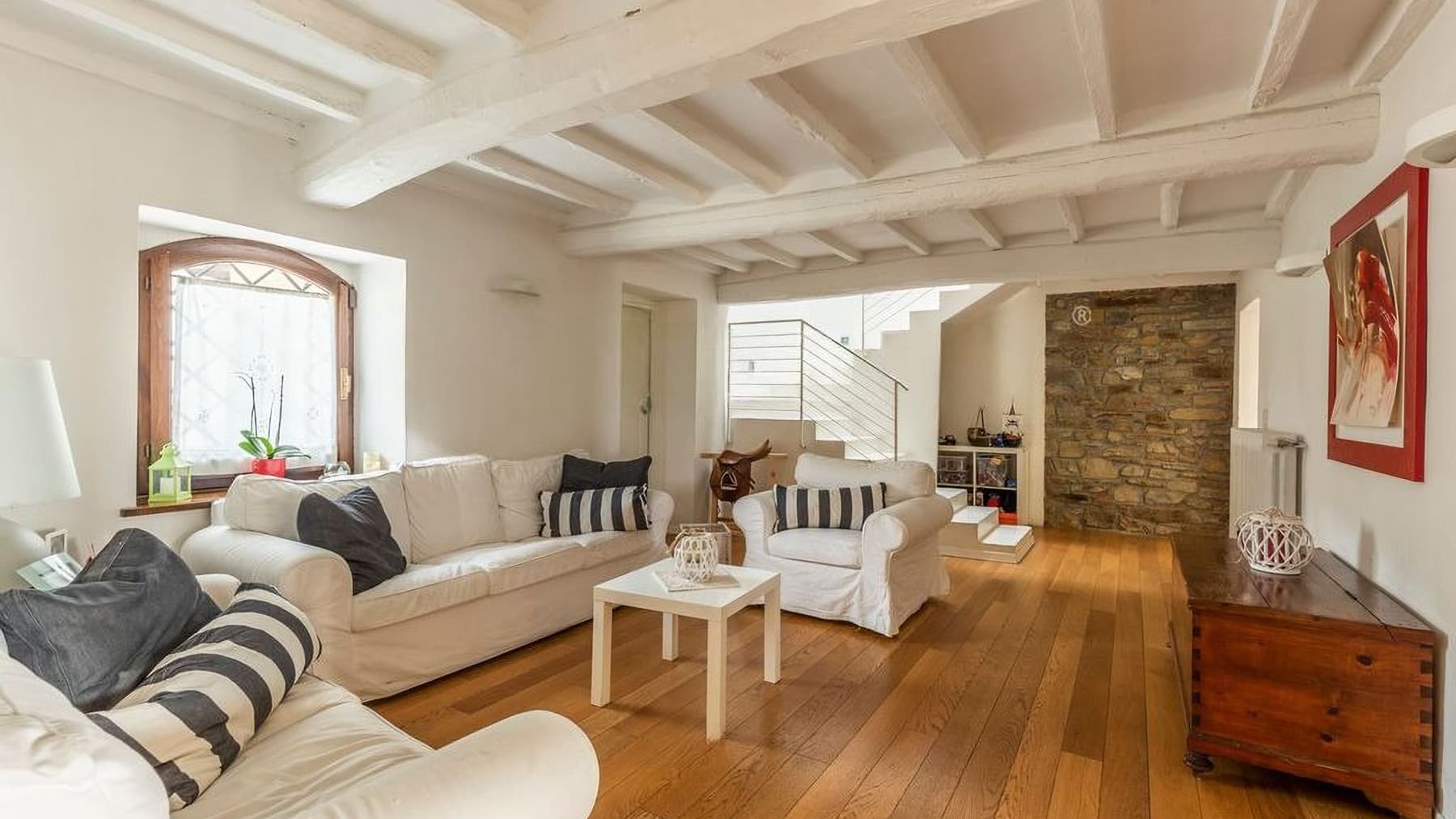 Casale storico in vendita nel cuore della Toscana