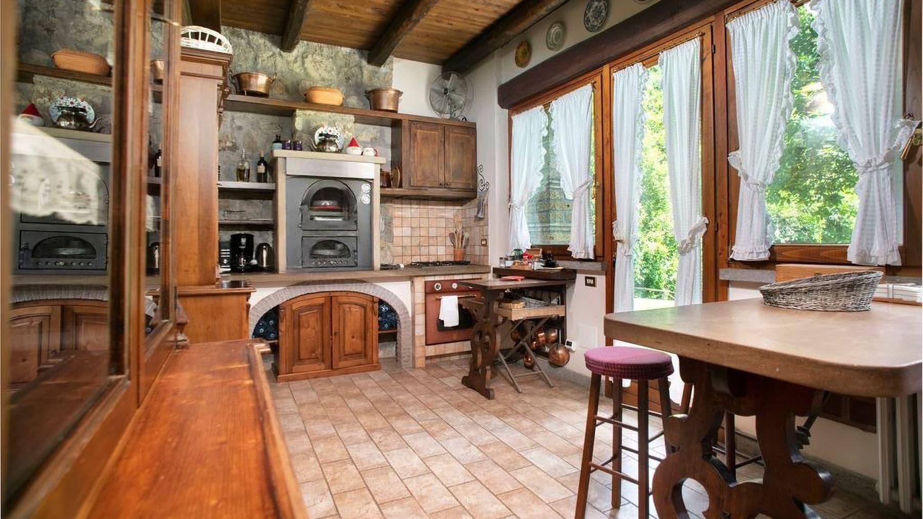 Tenuta-Complesso a Celleno, oasi nella verde Tuscia