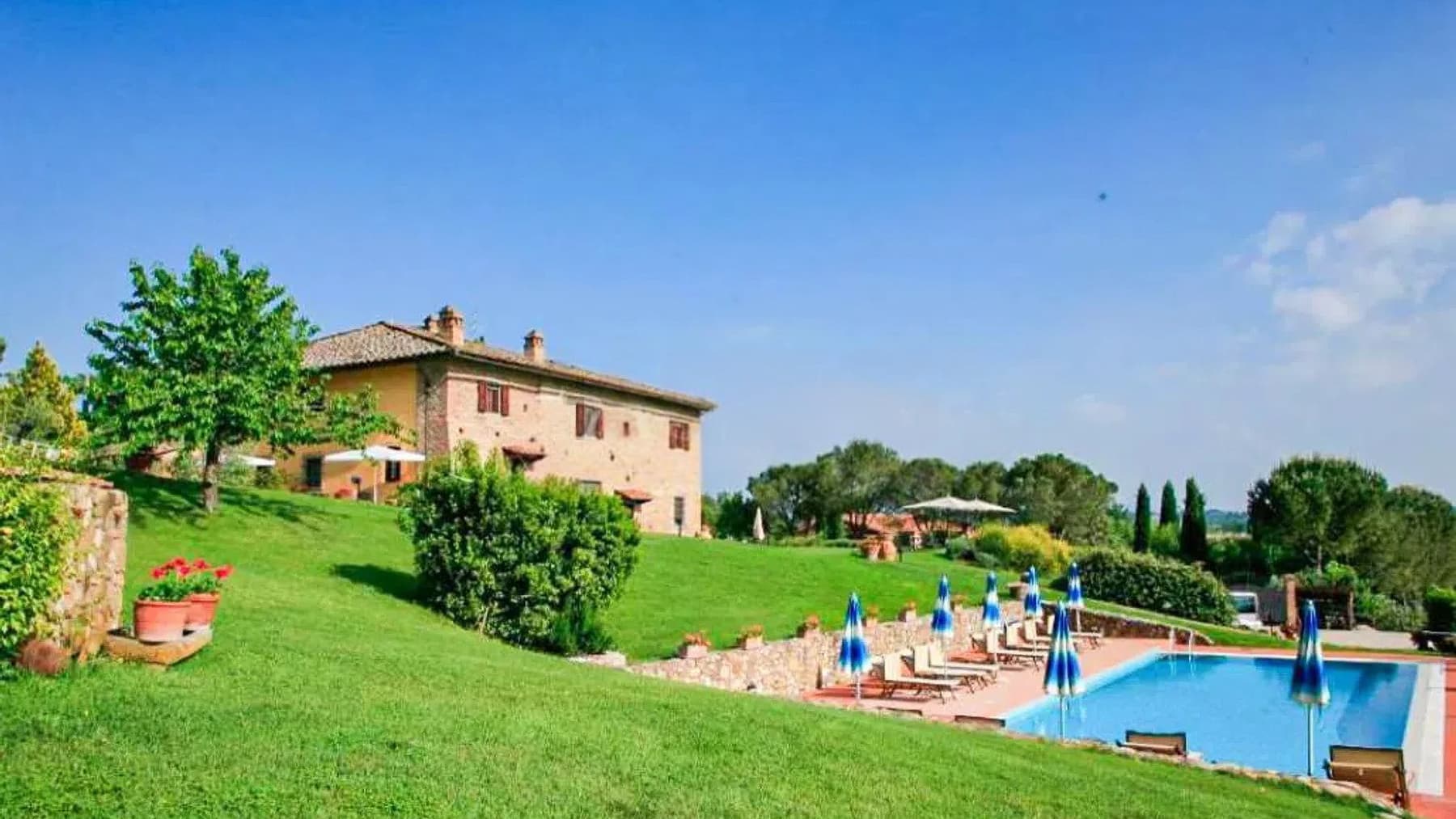Casale a Ulignano, tra le colline panoramiche toscane