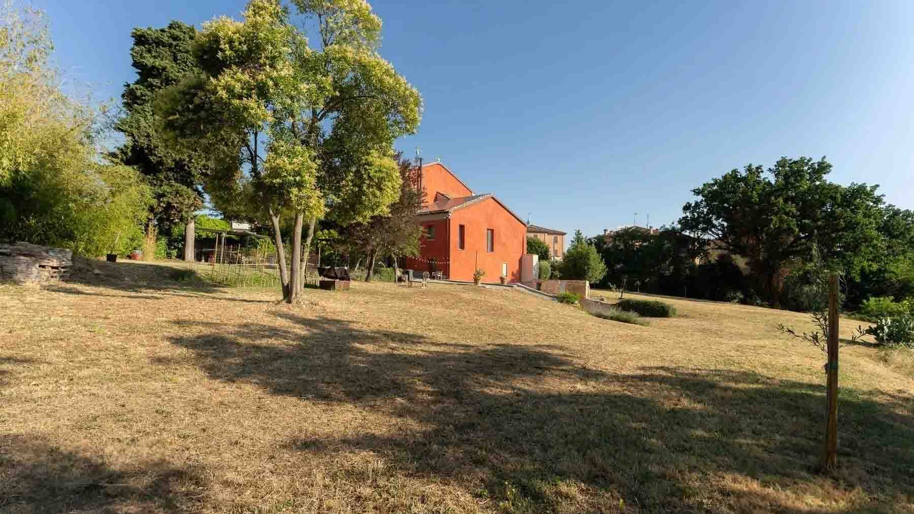Casale di charme a Mombaroccio con vista mare