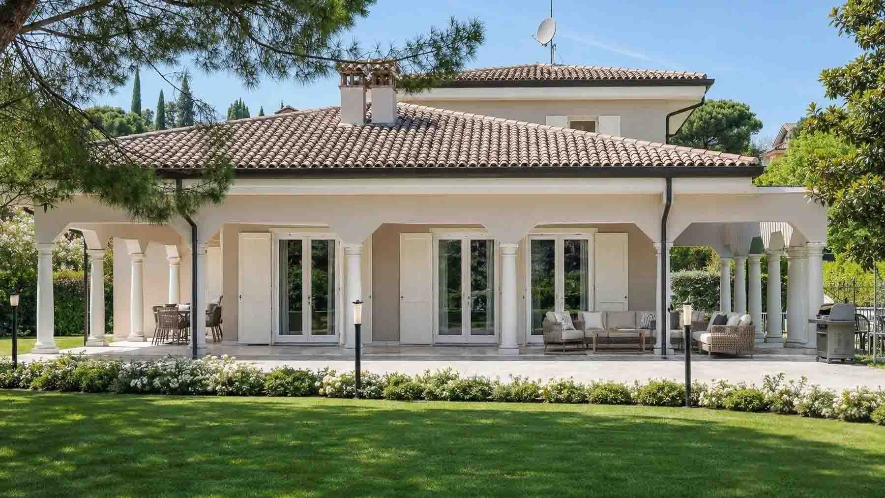 Townhouse Near Lake Garda in Padenghe sul Garda, Lombardy