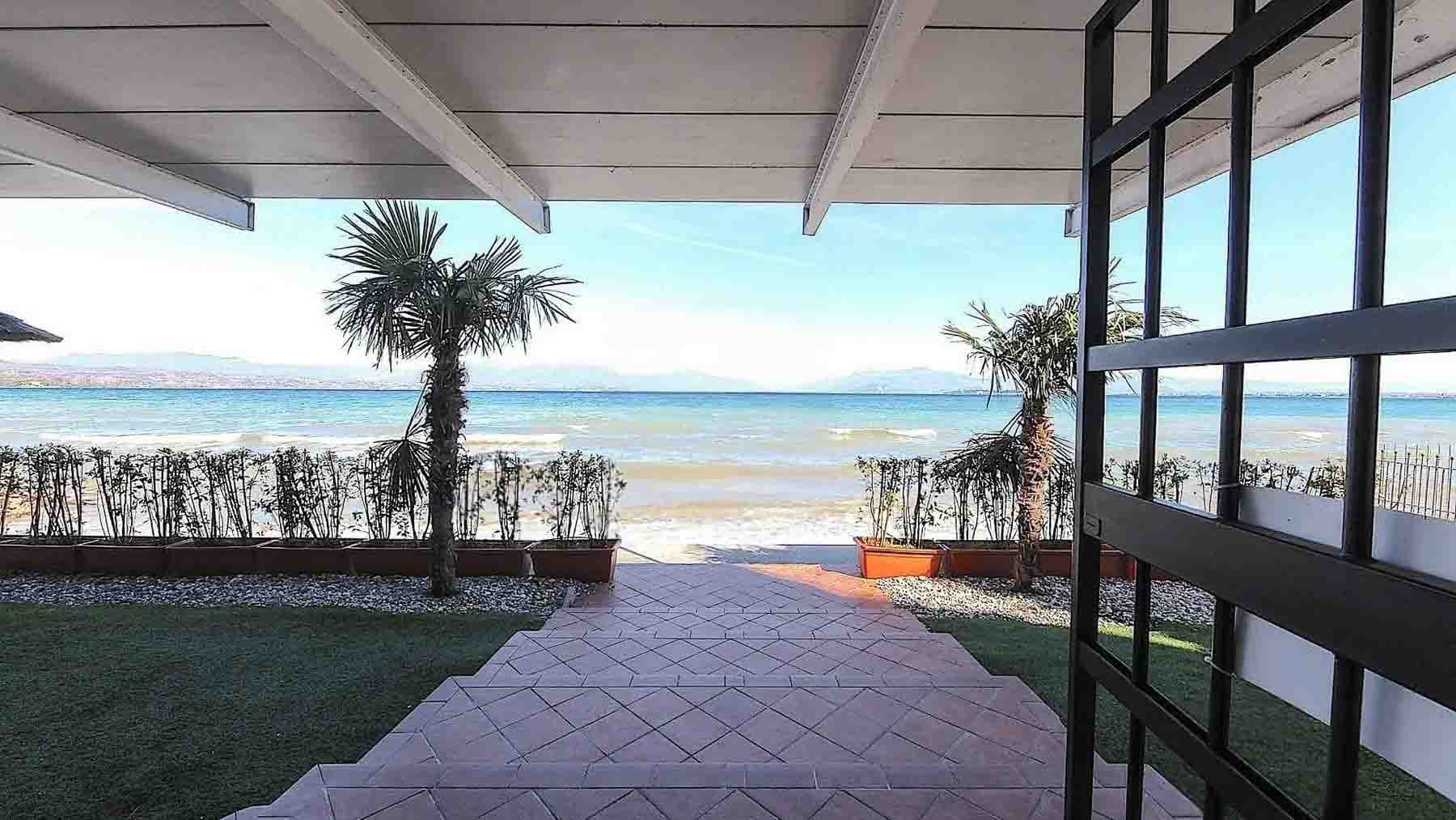 Elegant Villa in Lake Garda, Desenzano, Lombardia