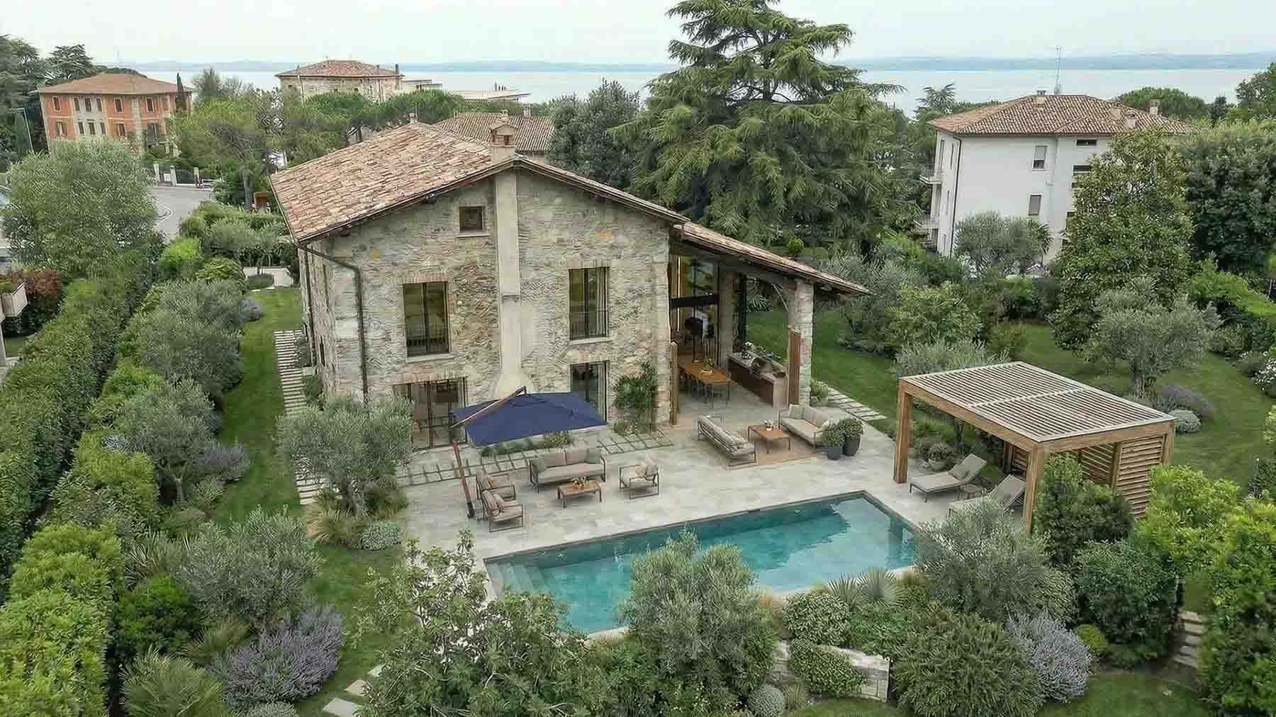Villa in Desenzano del Garda, Lake Garda, Italy