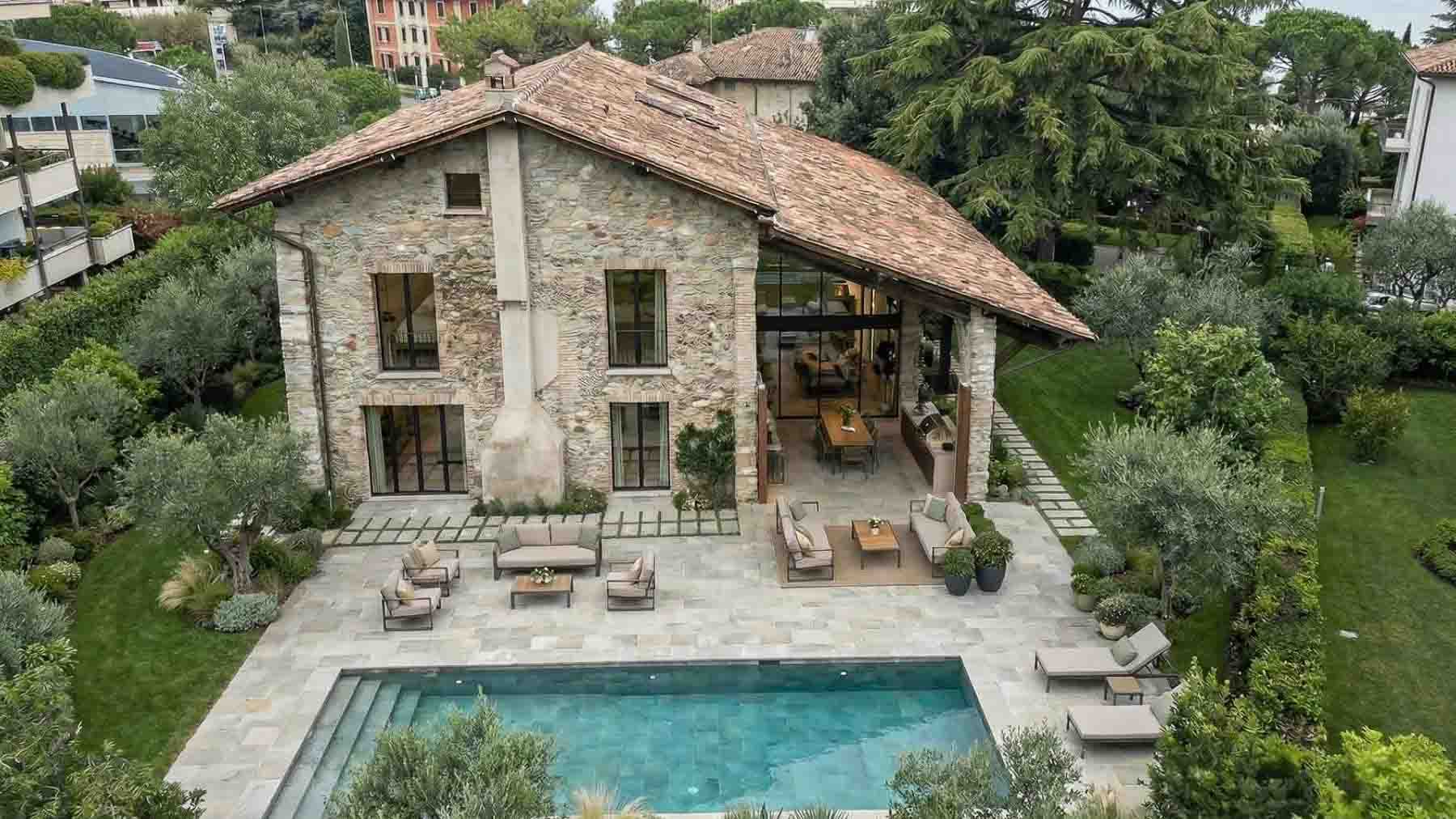 Villa in Desenzano del Garda, Lake Garda, Italy
