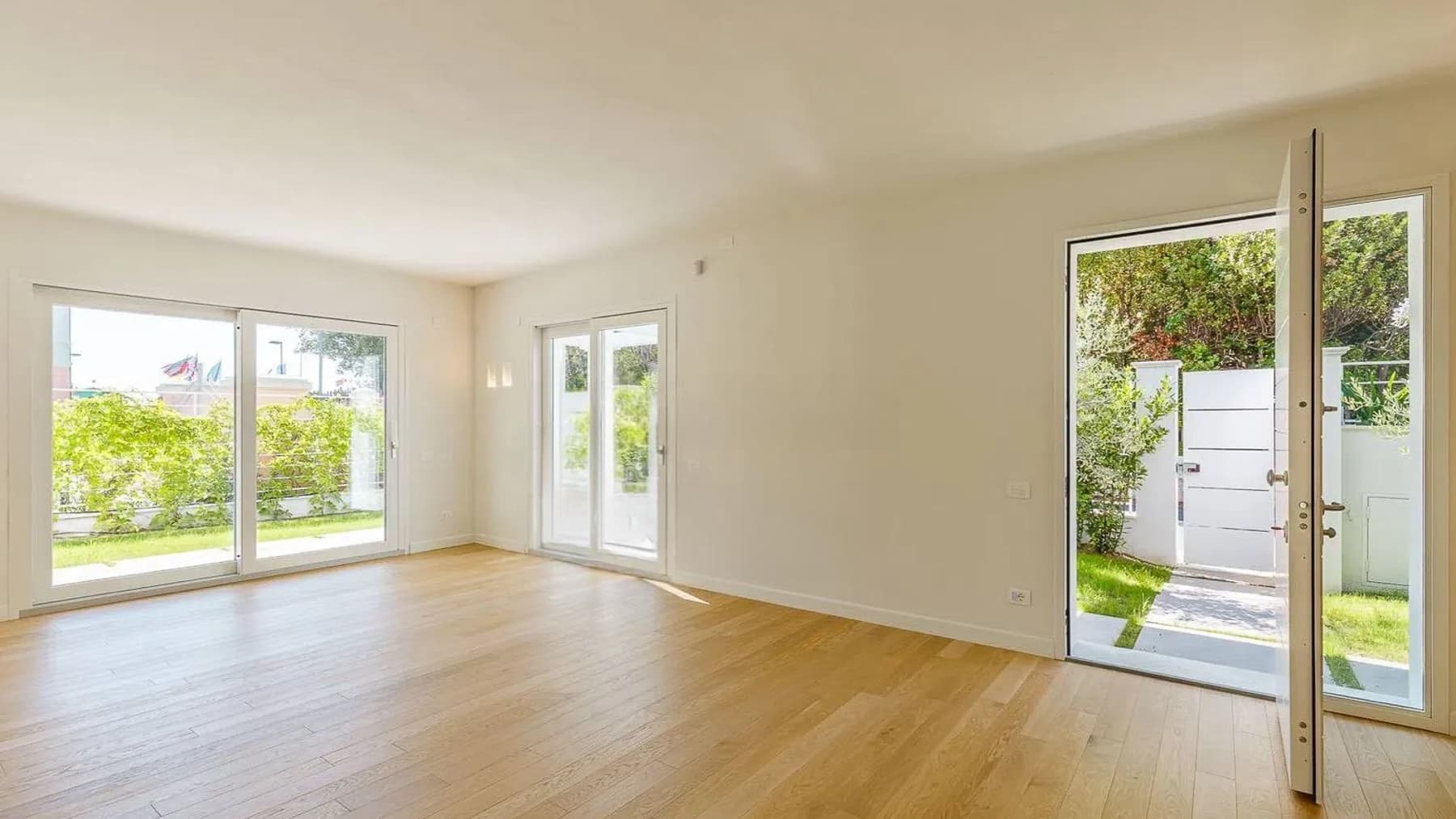 Villa bifamiliare a Forte dei Marmi, vista mare