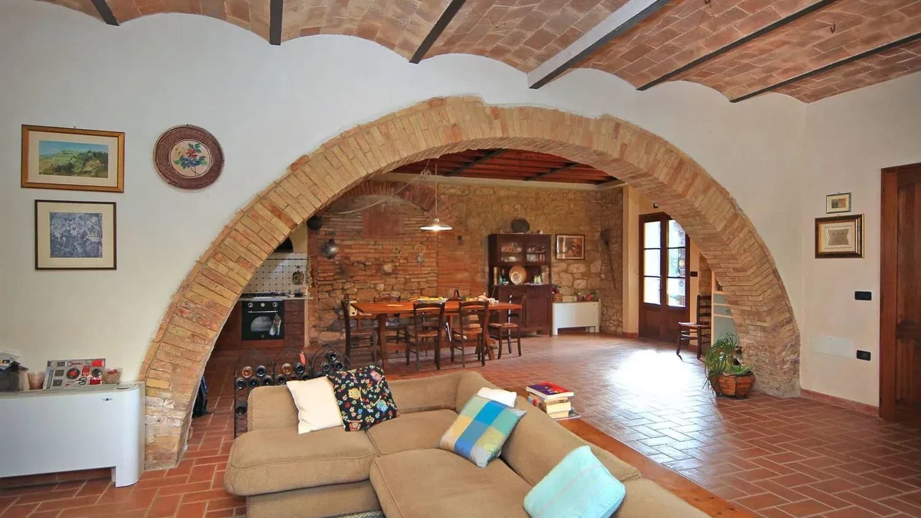 Casale panoramico in Toscana, 600 mq ristrutturato