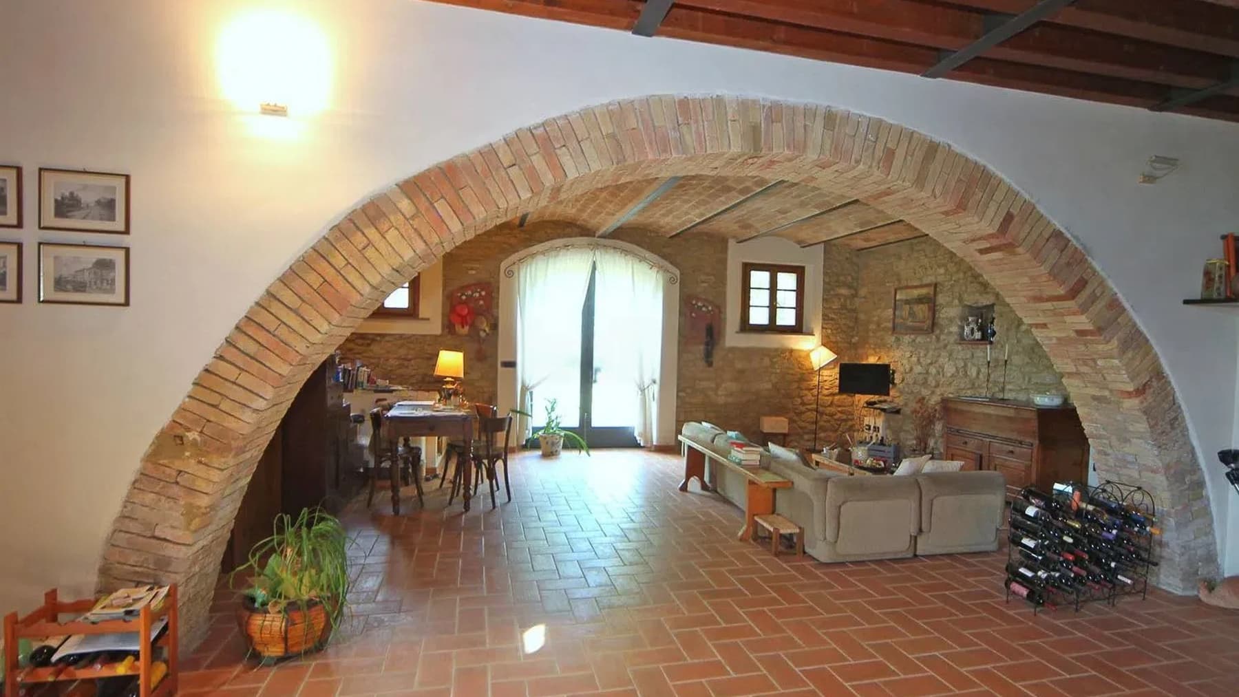 Casale panoramico in Toscana, 600 mq ristrutturato