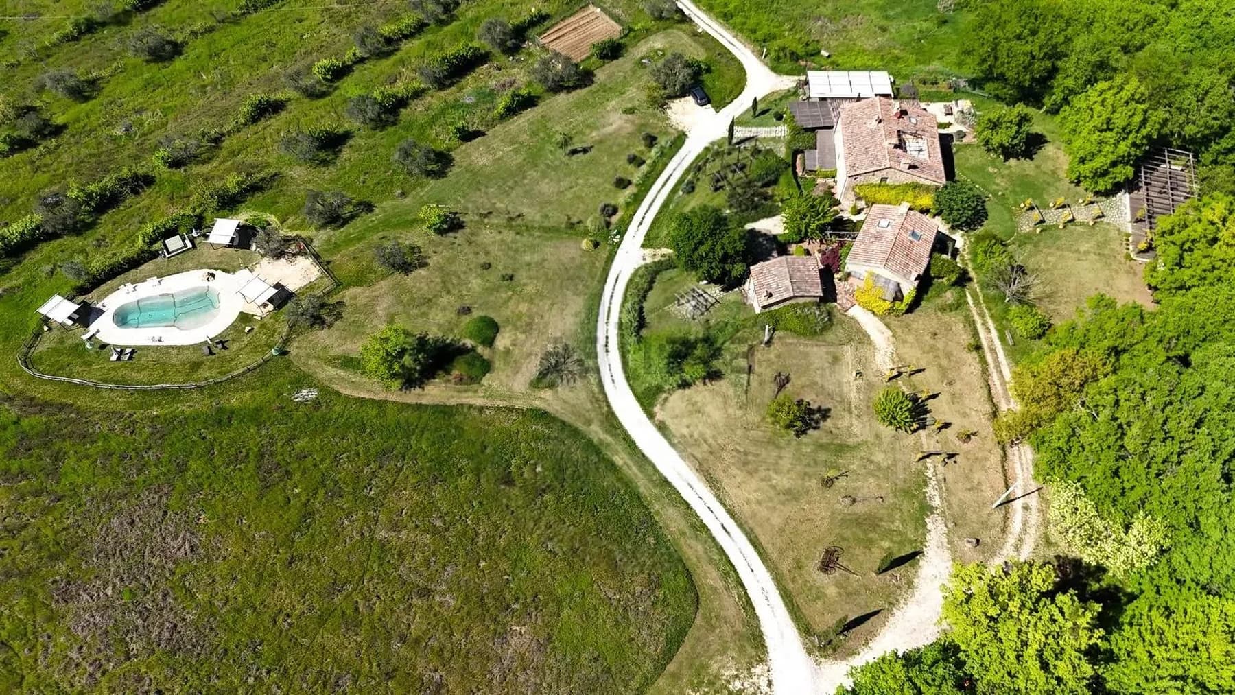 Casale toscano con piscina a Casole d'Elsa