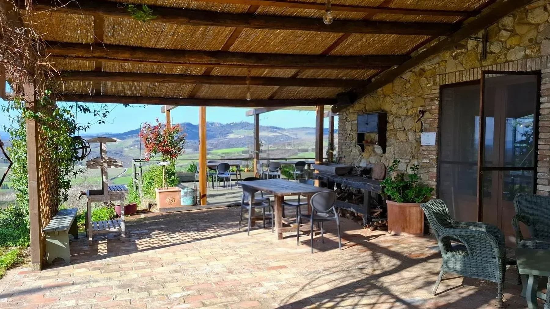 Casale toscano con piscina a Casole d'Elsa