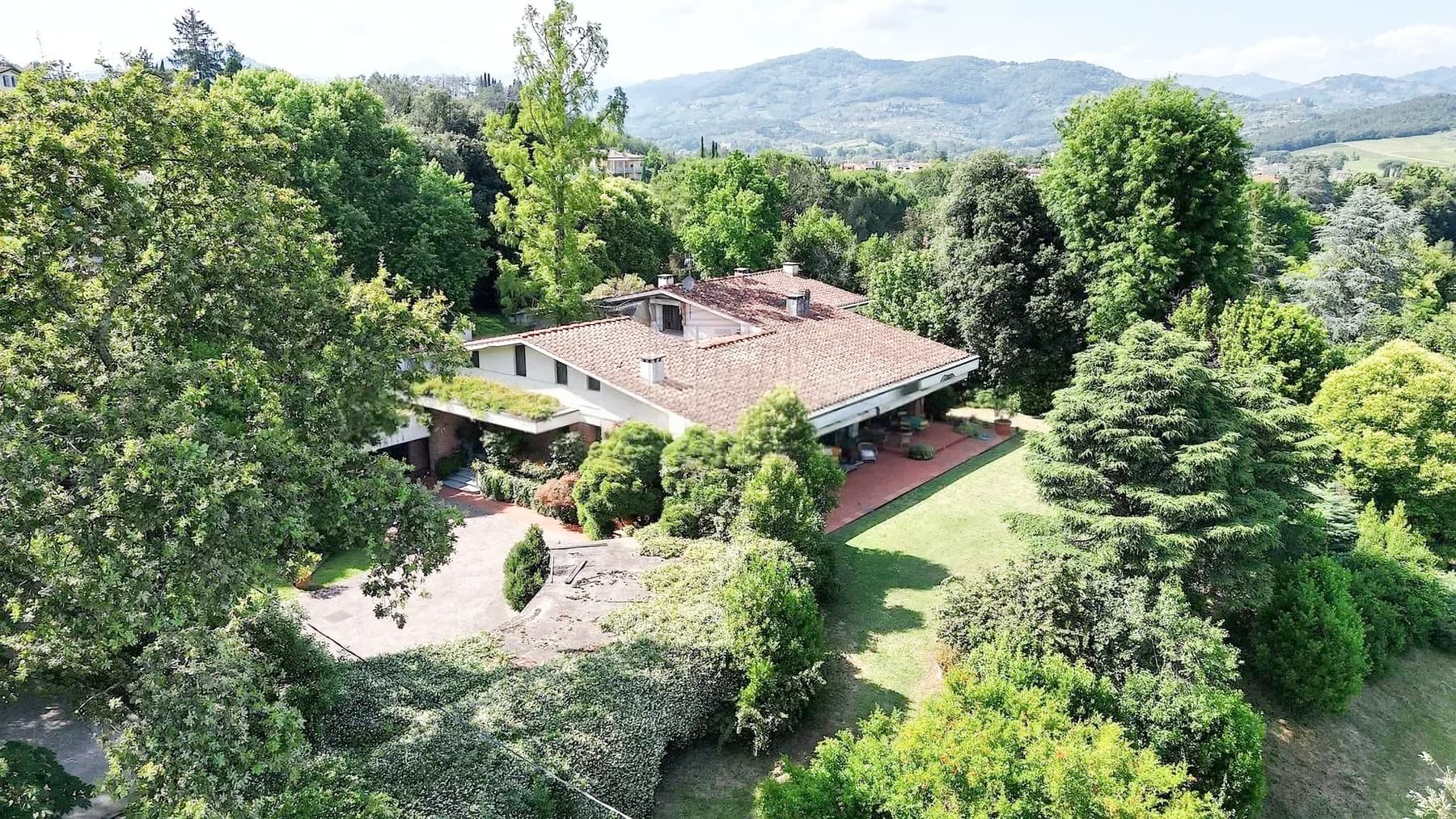 Spacious Villa in Lucca, Tuscany