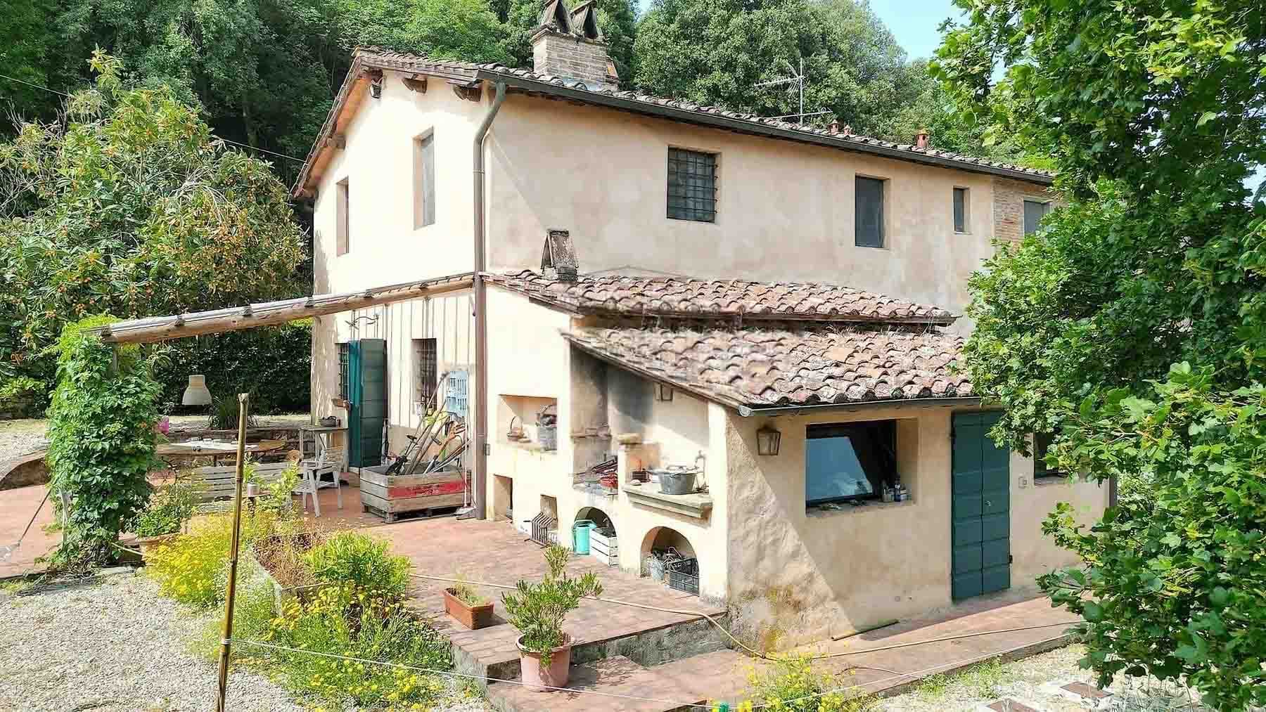 Rustic Country House in Charming Lucca, Tuscany