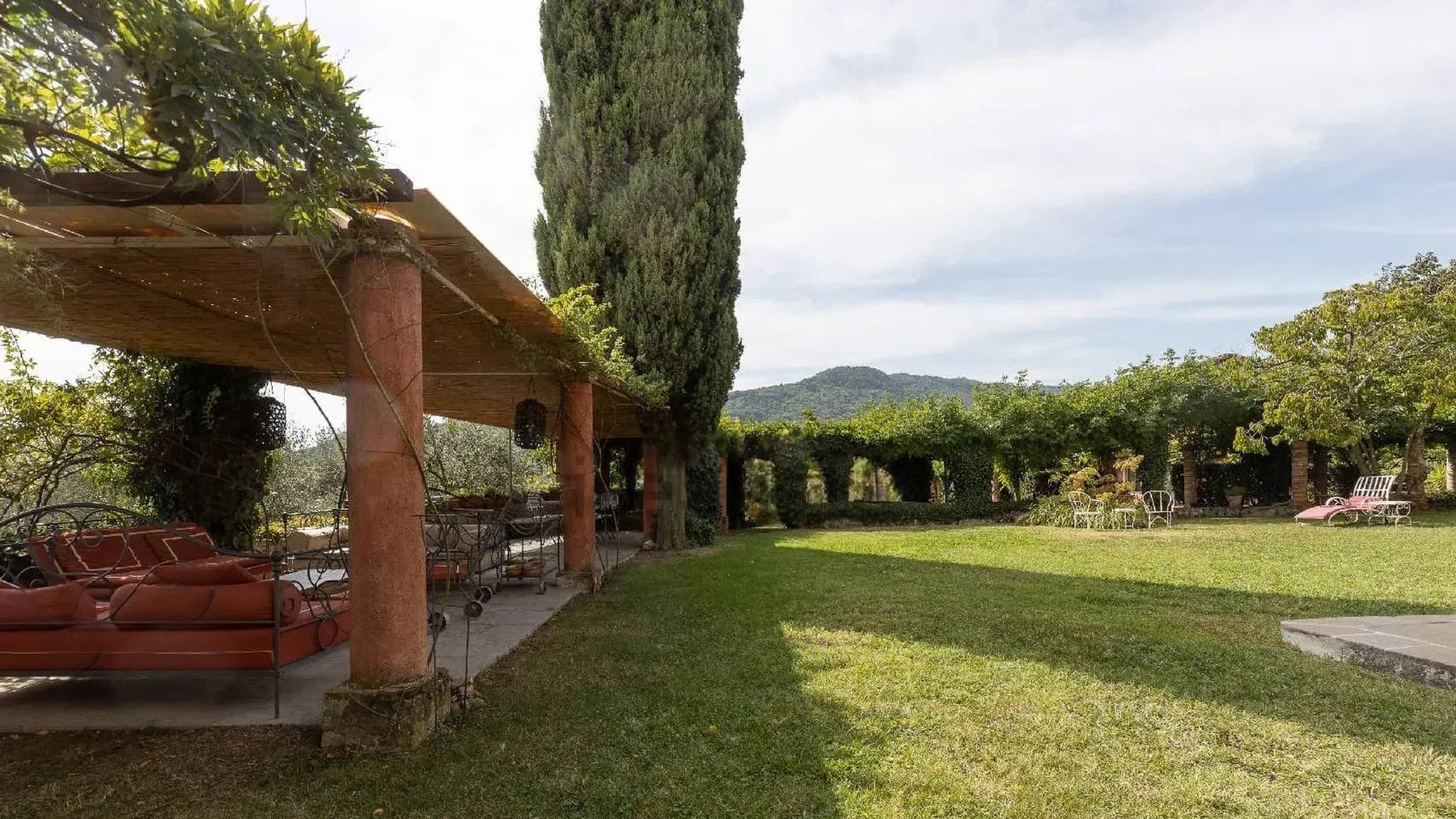 Charming Villa in San Quirico di Moriano, Tuscany