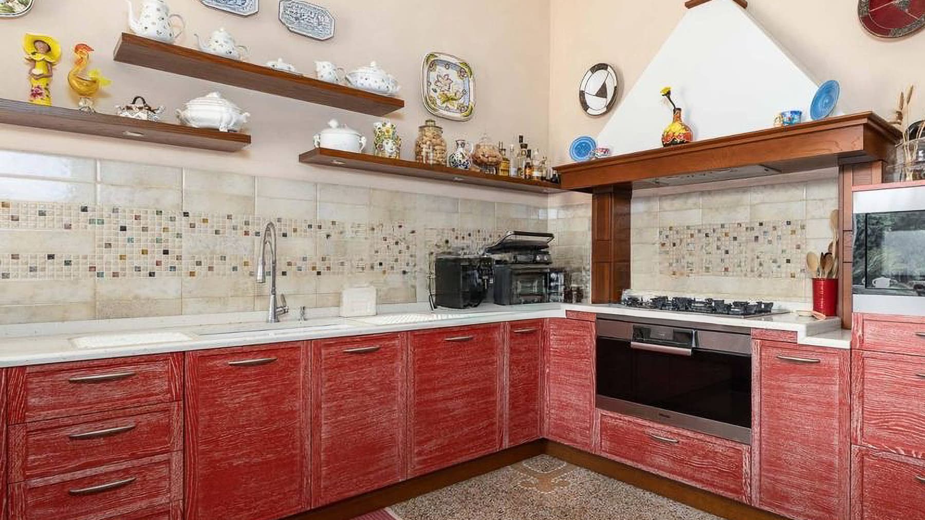 Elegant Villa in Massa, Tuscany