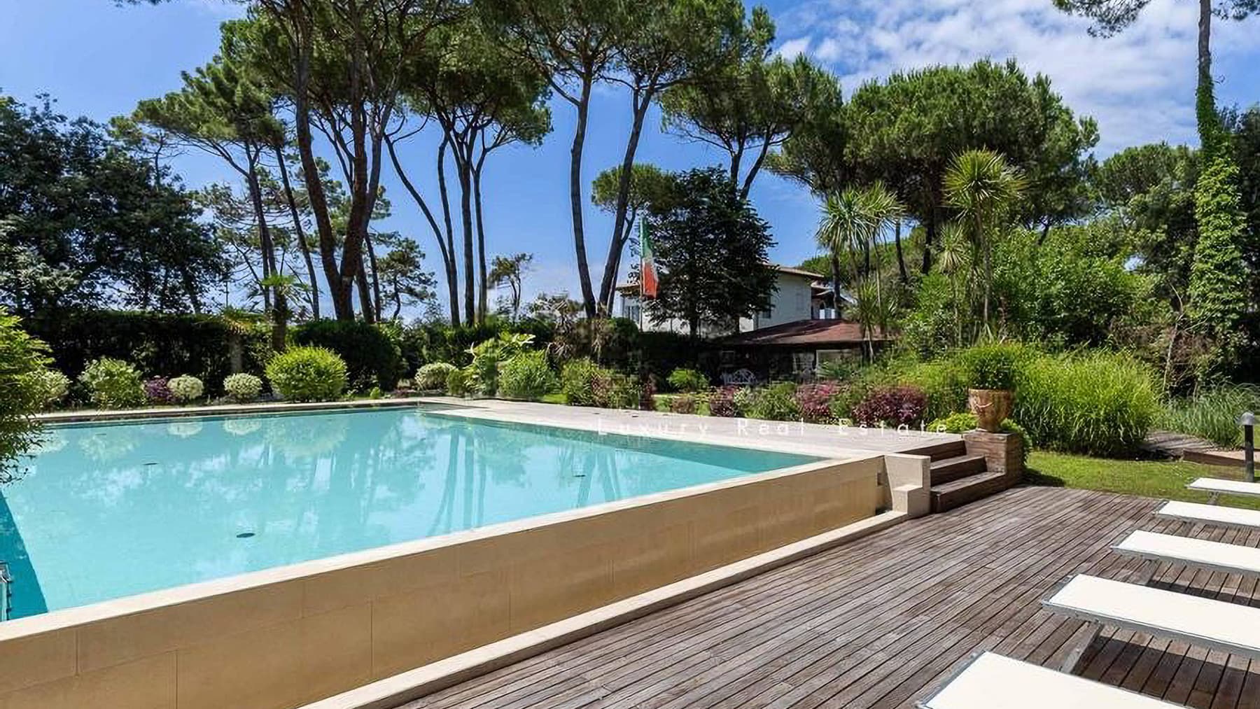 Elegant Villa in Massa, Tuscany