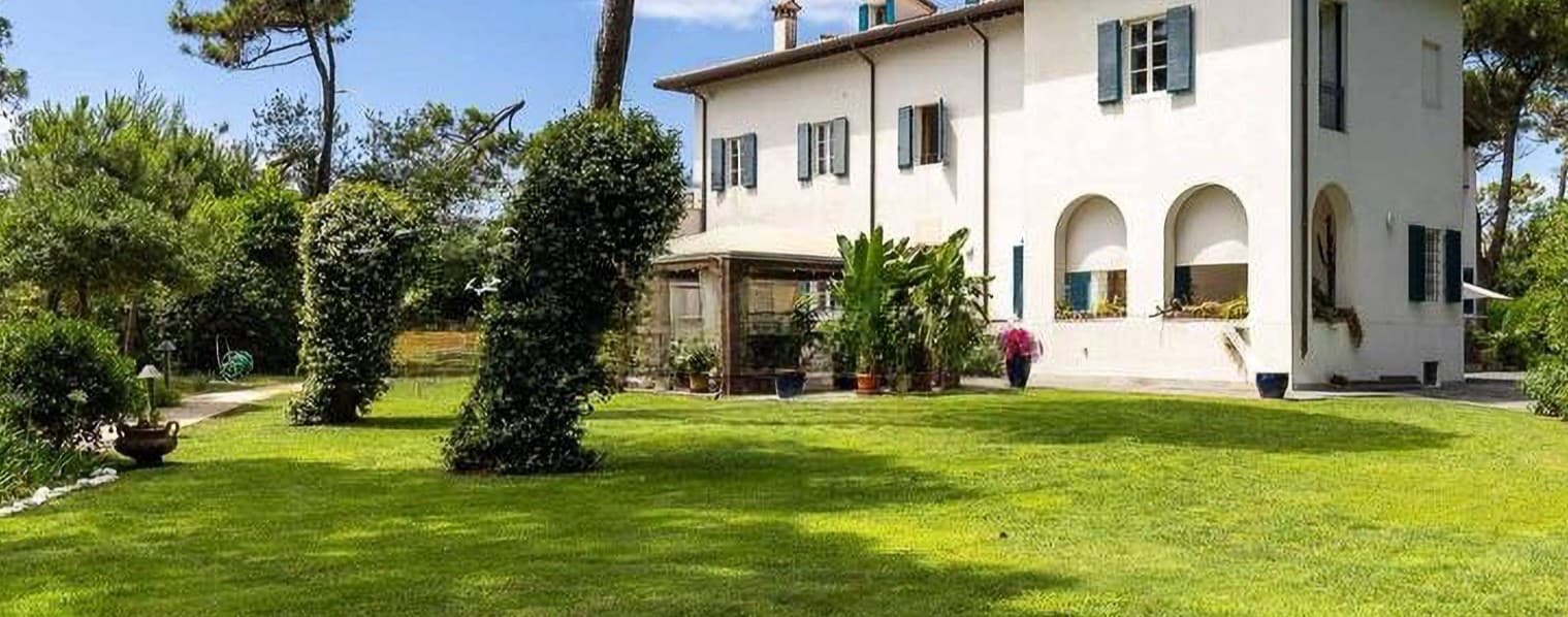 Elegant Villa in Massa, Tuscany