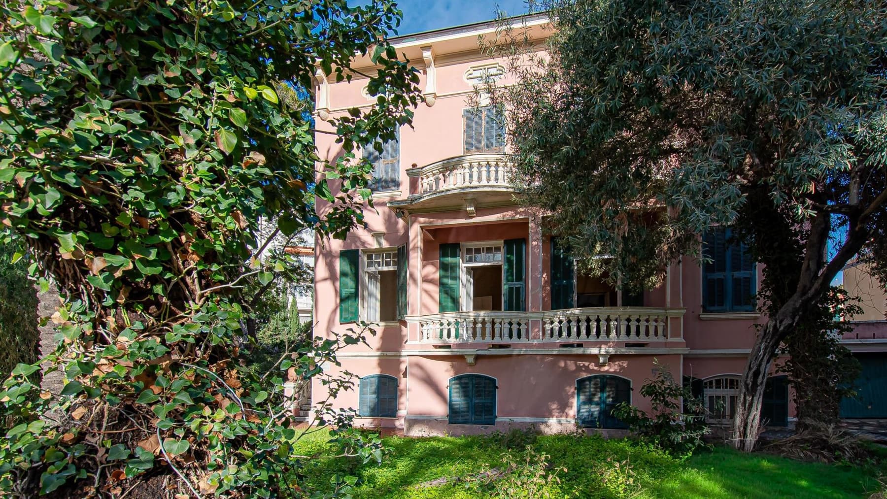 Villa da ristrutturare nel cuore di Bordighera