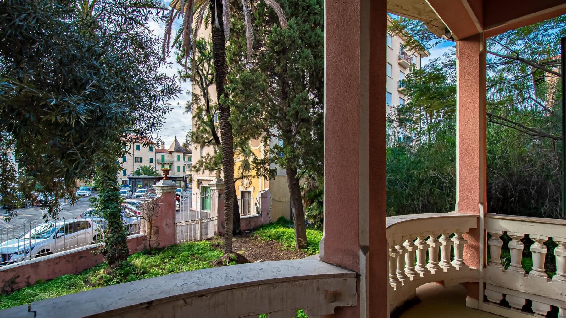 Villa da ristrutturare nel cuore di Bordighera