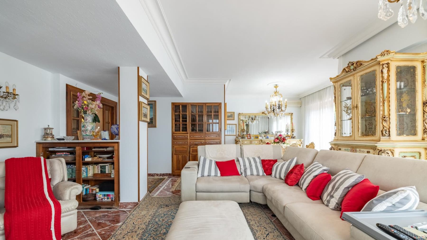 Villa elegante con terrazzo e giardino a Bordighera