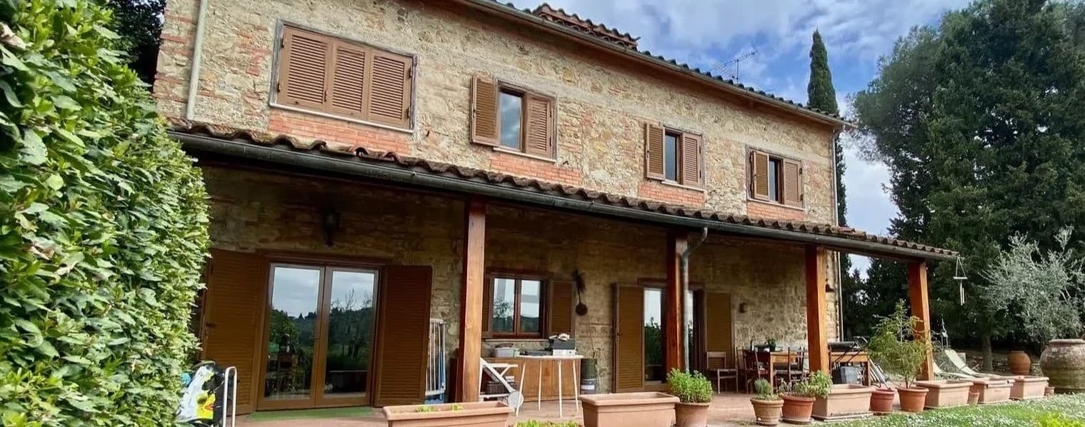 Villa in pietra con vista panoramica a Santa Cristina