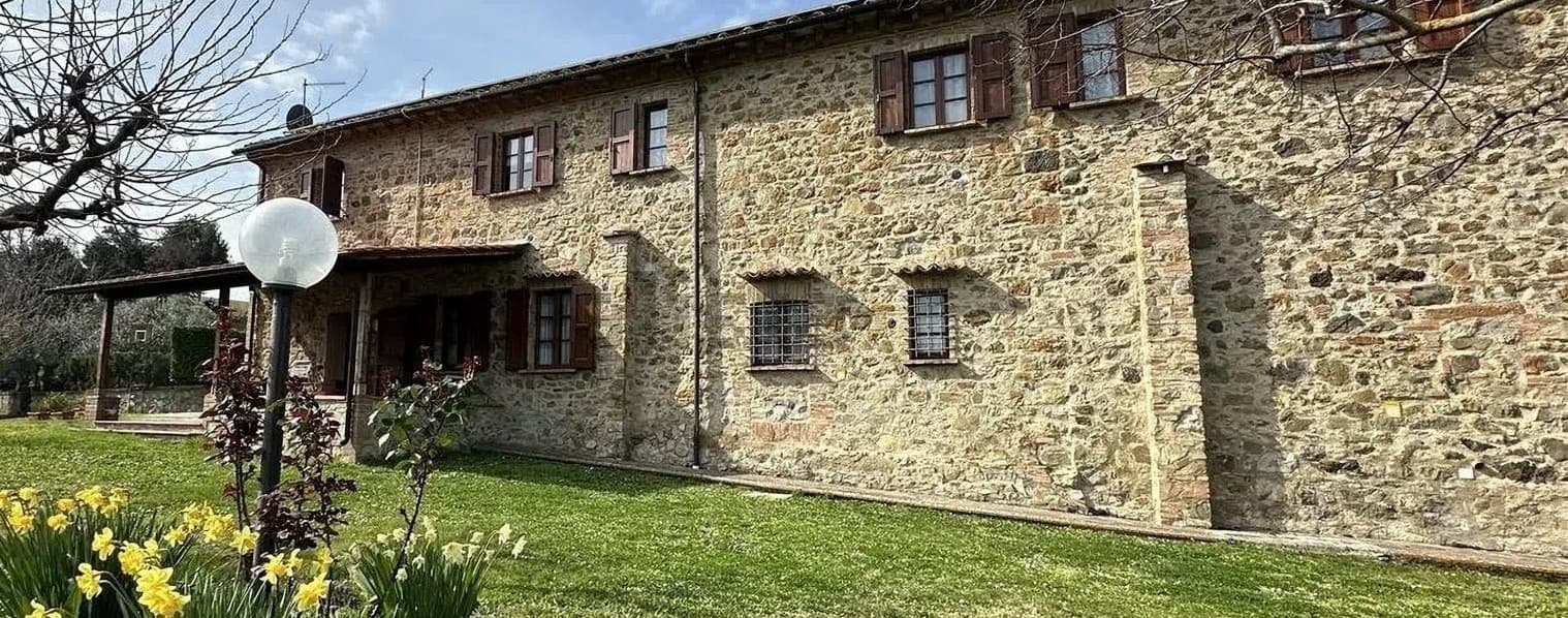 Casale di Charme con Piscina e Vista su Volterra, Toscana
