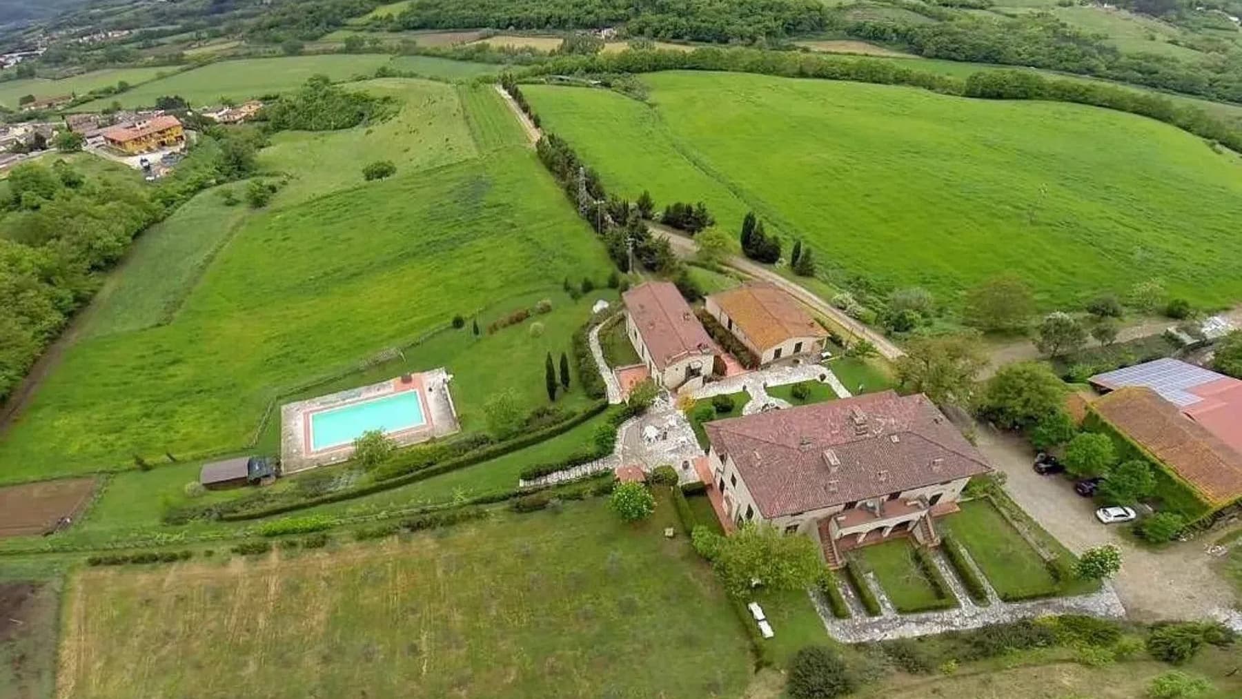 Casale con agriturismo a Dicomano, nel cuore della Toscana