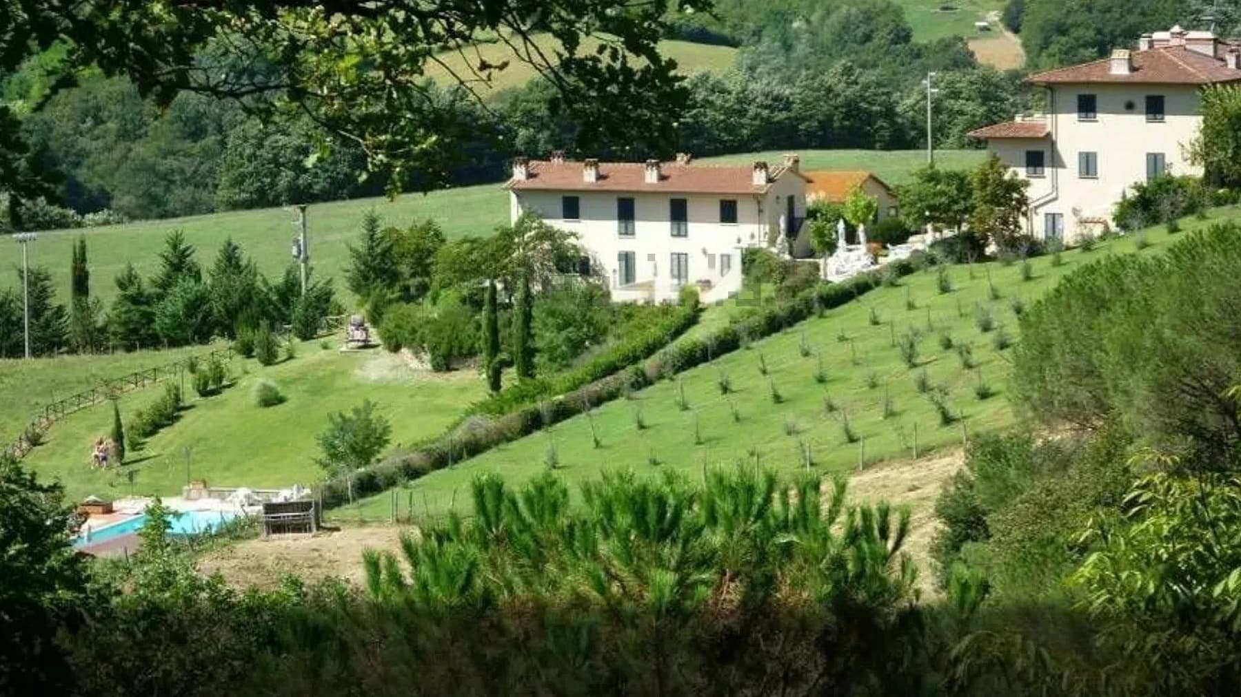 Casale con agriturismo a Dicomano, nel cuore della Toscana