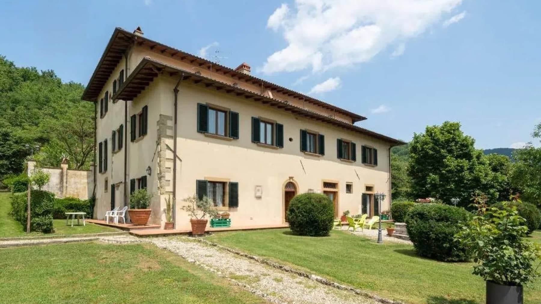 Casale con agriturismo a Dicomano, nel cuore della Toscana