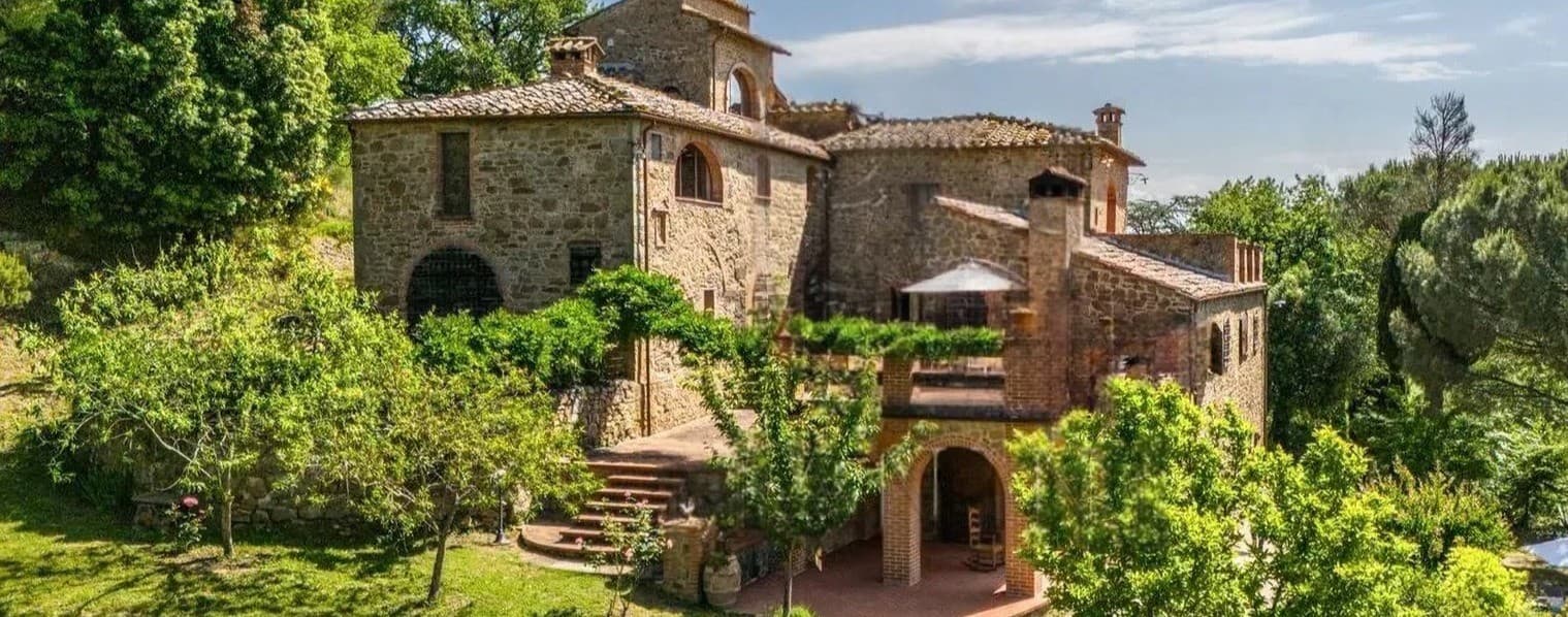 Casale storico in Toscana, tra Siena e Val d'Orcia