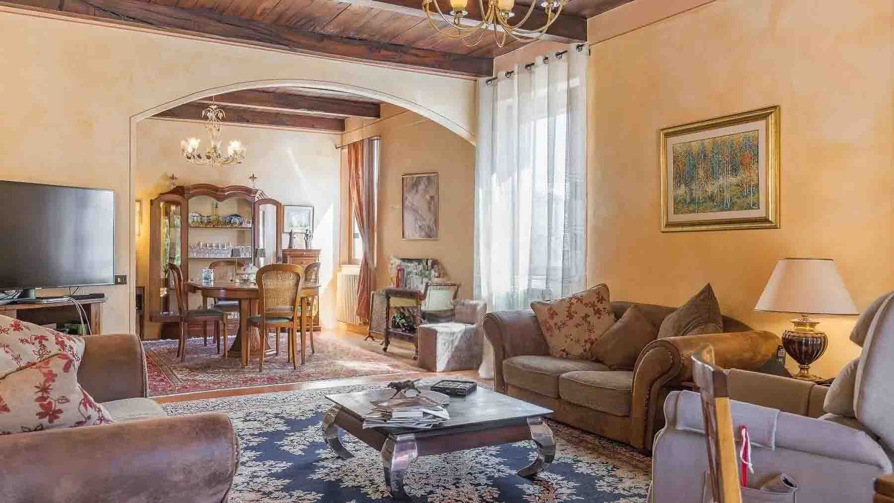 Villa con parco e piscina a Cortona, nel cuore della Toscana