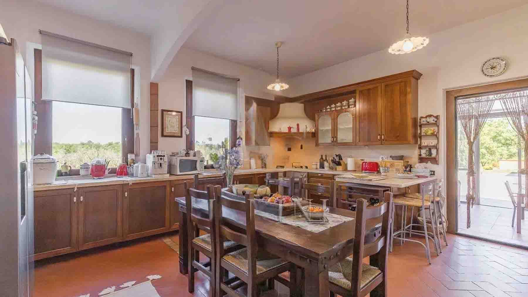 Villa con parco e piscina a Cortona, nel cuore della Toscana