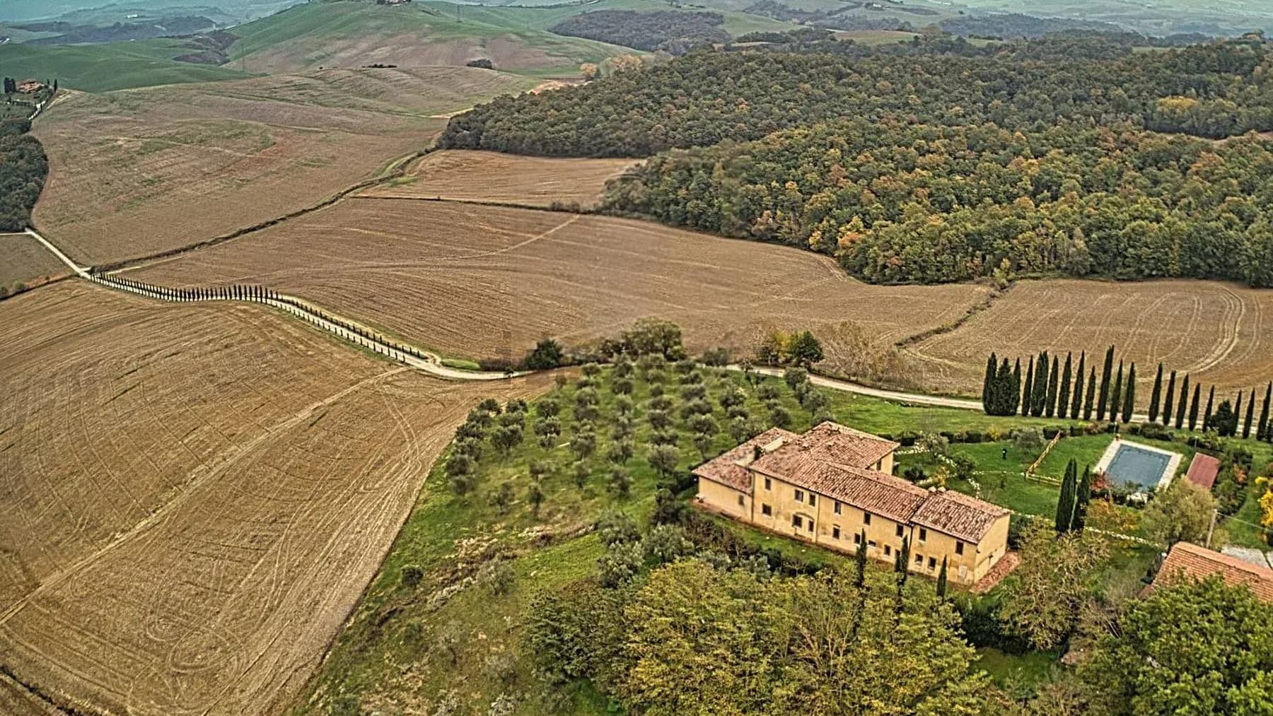 Tenuta di prestigio ad Asciano, Toscana, con piscina