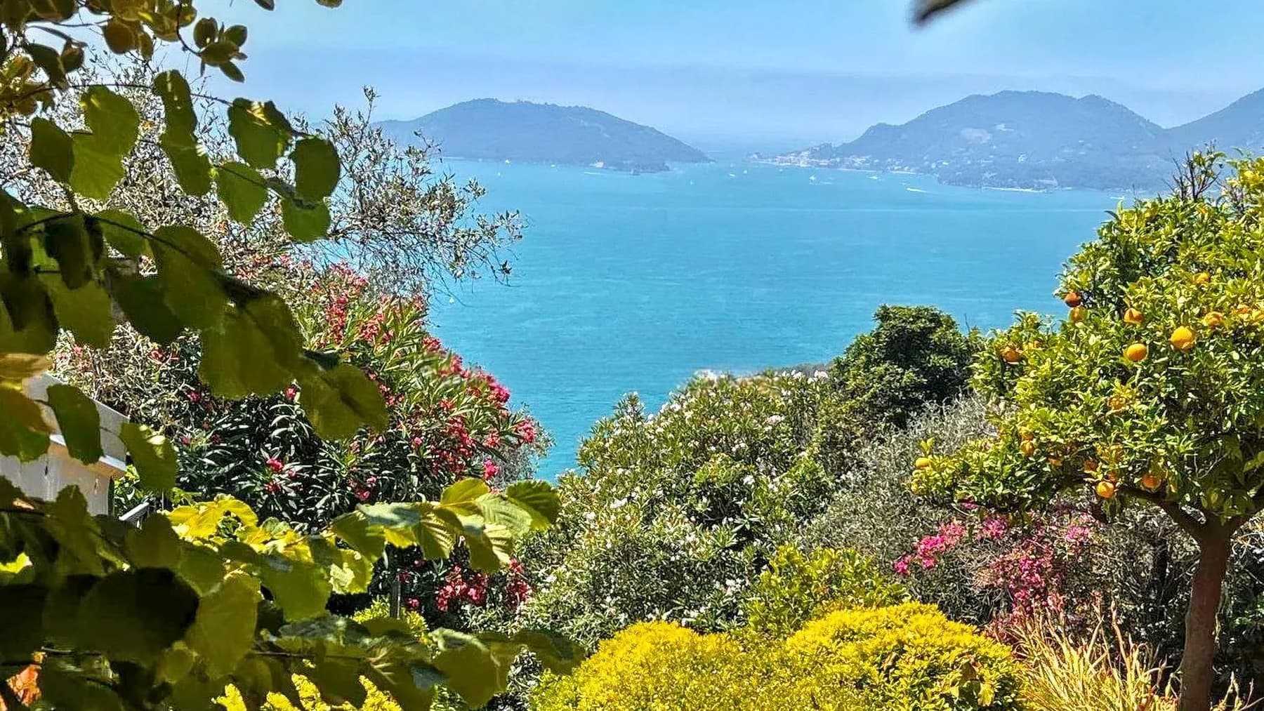 Detached House in Lerici, Liguria's Scenic Beauty