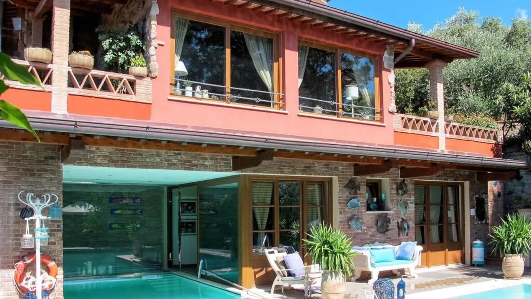 Villa con Giardino e Piscina a Corsanico, Toscana
