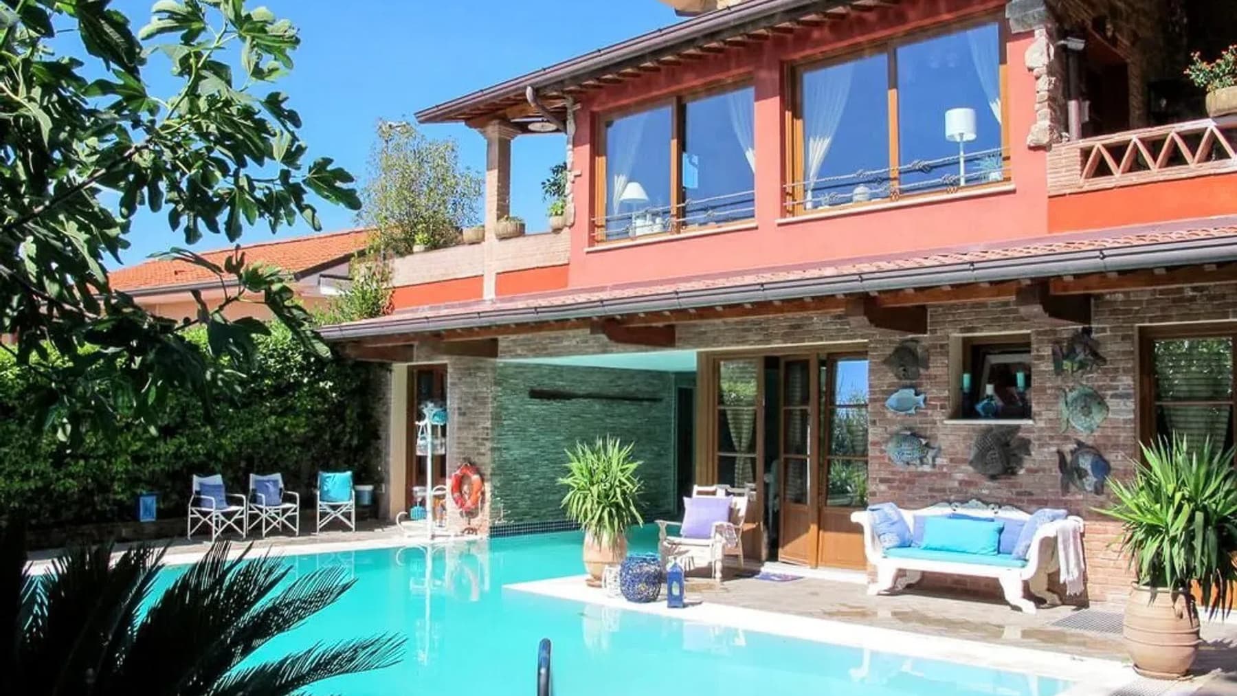 Villa con Giardino e Piscina a Corsanico, Toscana