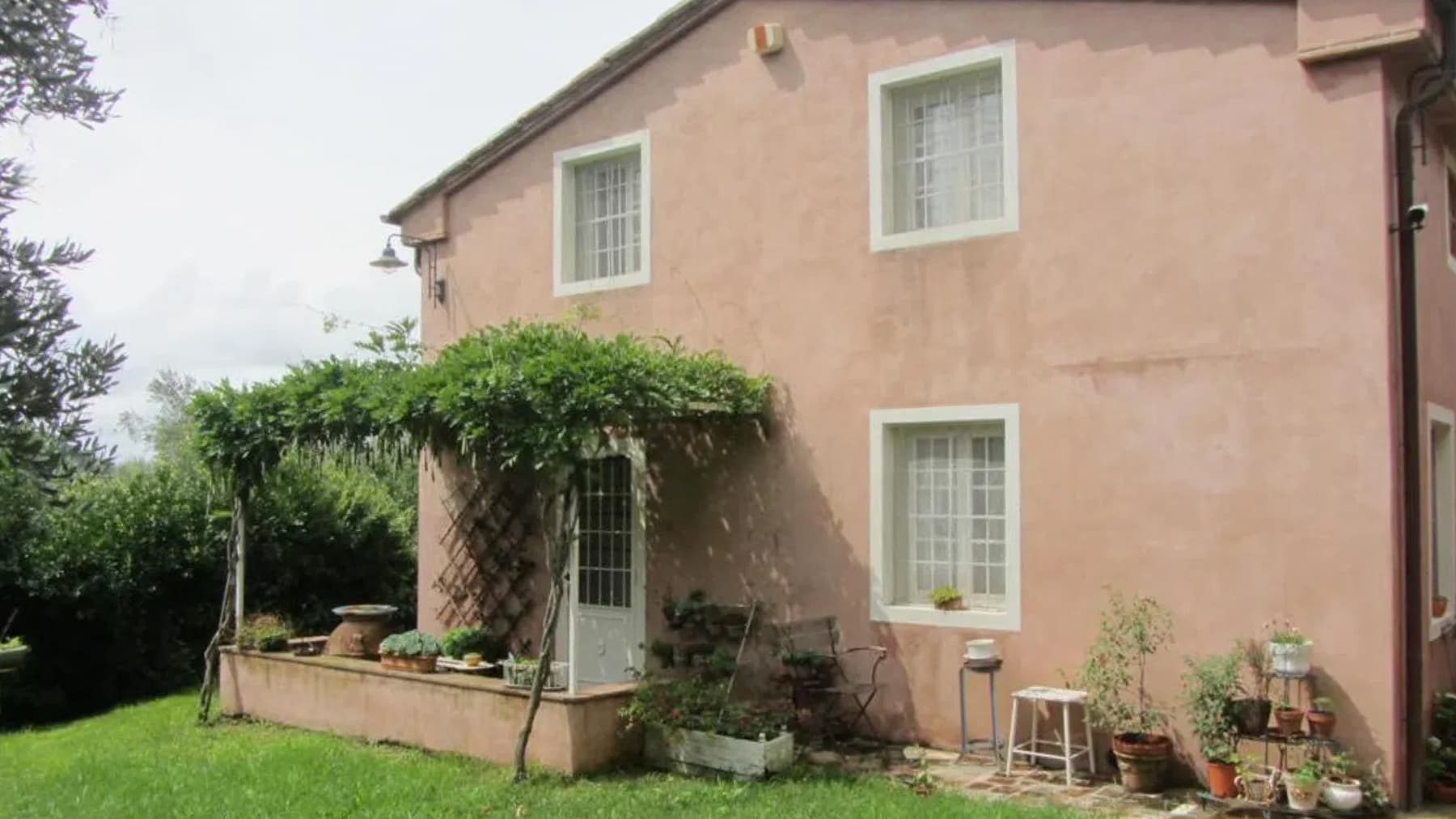 Charming Villa in Corsanico, Tuscany