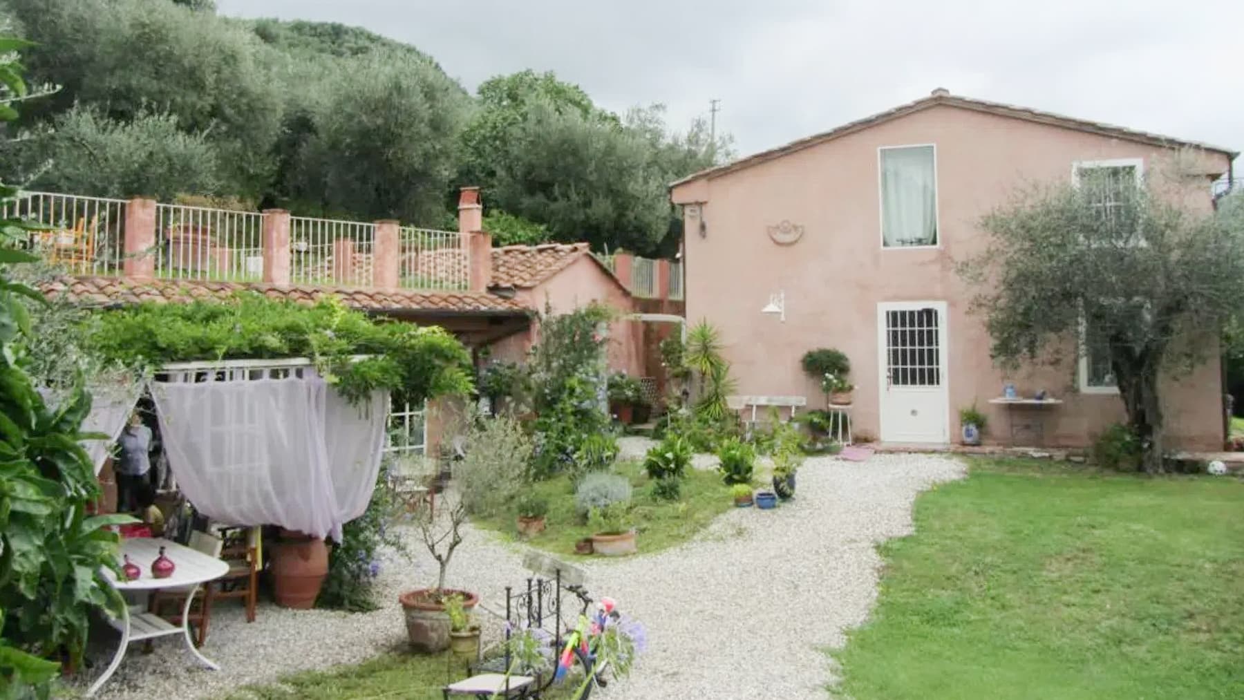 Charming Villa in Corsanico, Tuscany
