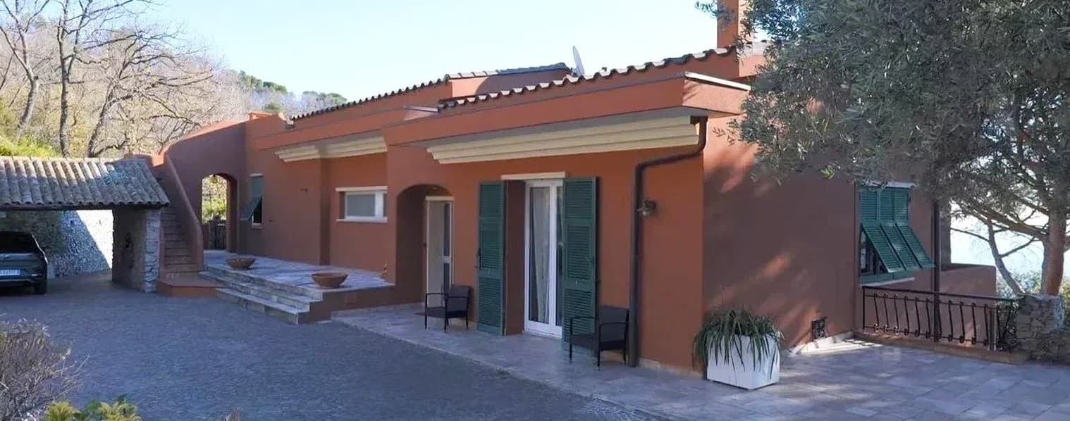 Charming Villa in Noli, Liguria's Coastal Beauty