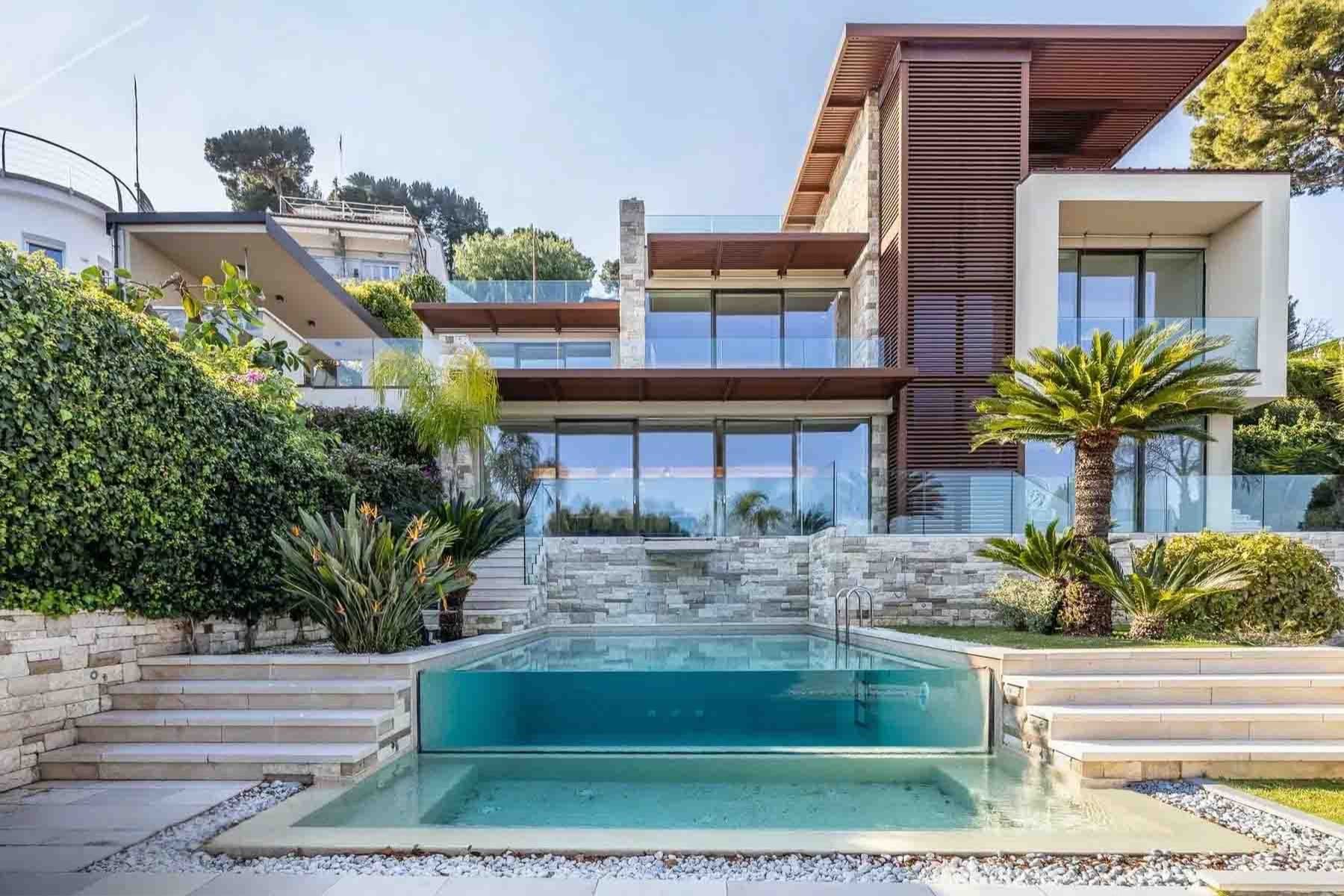 Villa contemporanea con vista mare ad Andora