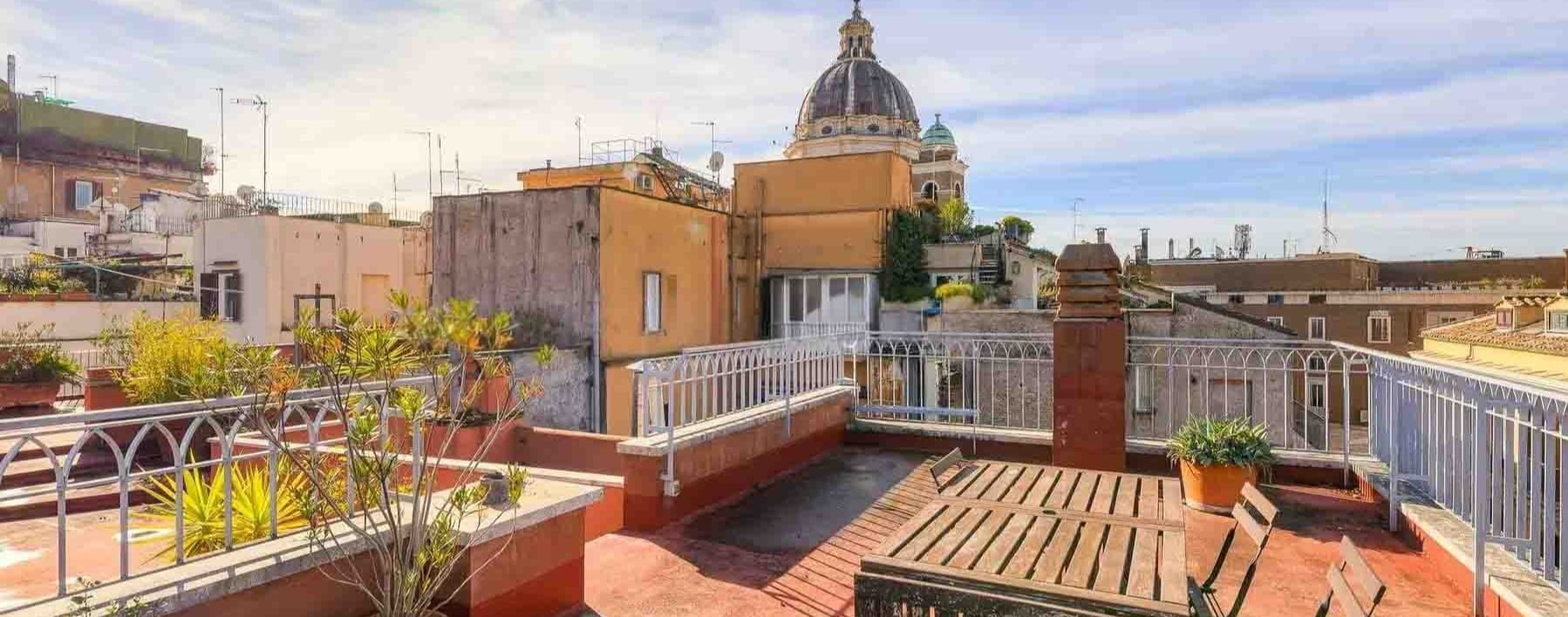 Attico panoramico a Roma, vicino Piazza di Spagna