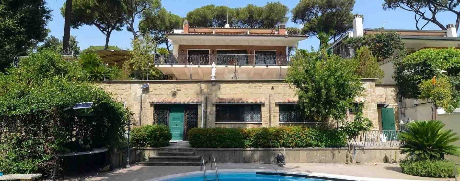 Villa esclusiva con piscina e parco privato a Roma