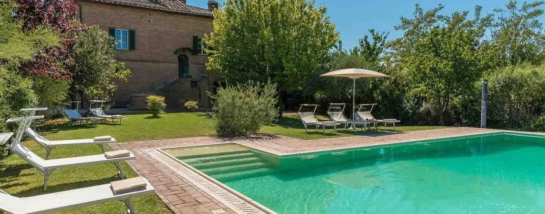 Casale ristrutturato con piscina a Sovicille, Toscana