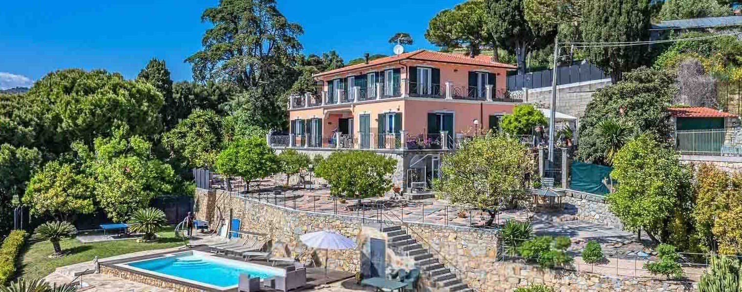 Villa con Vista Mare Mozzafiato a Bordighera