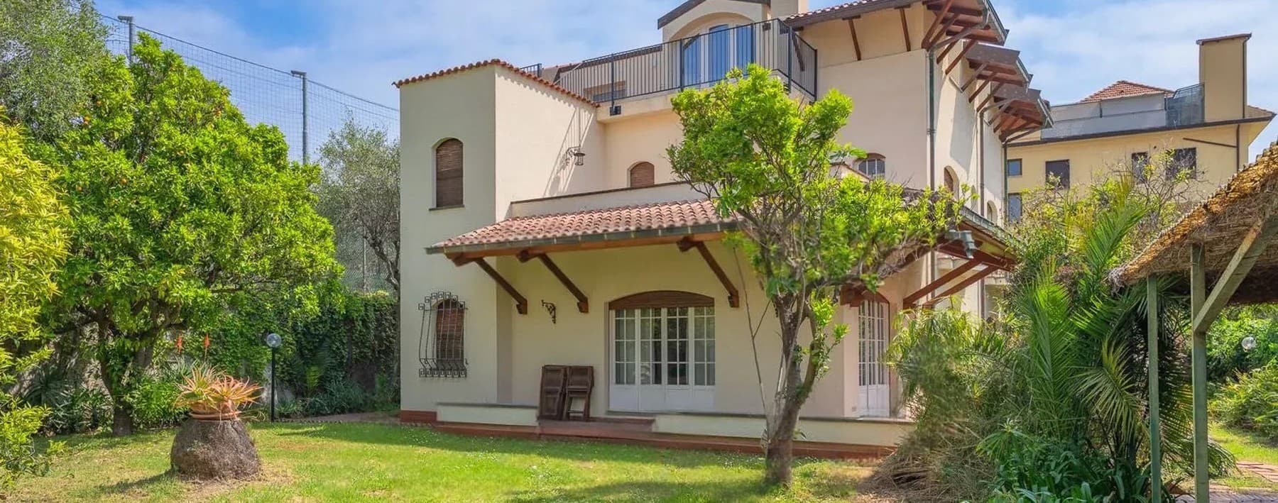 Villa esclusiva a Bordighera, 500 m2 vicino al mare