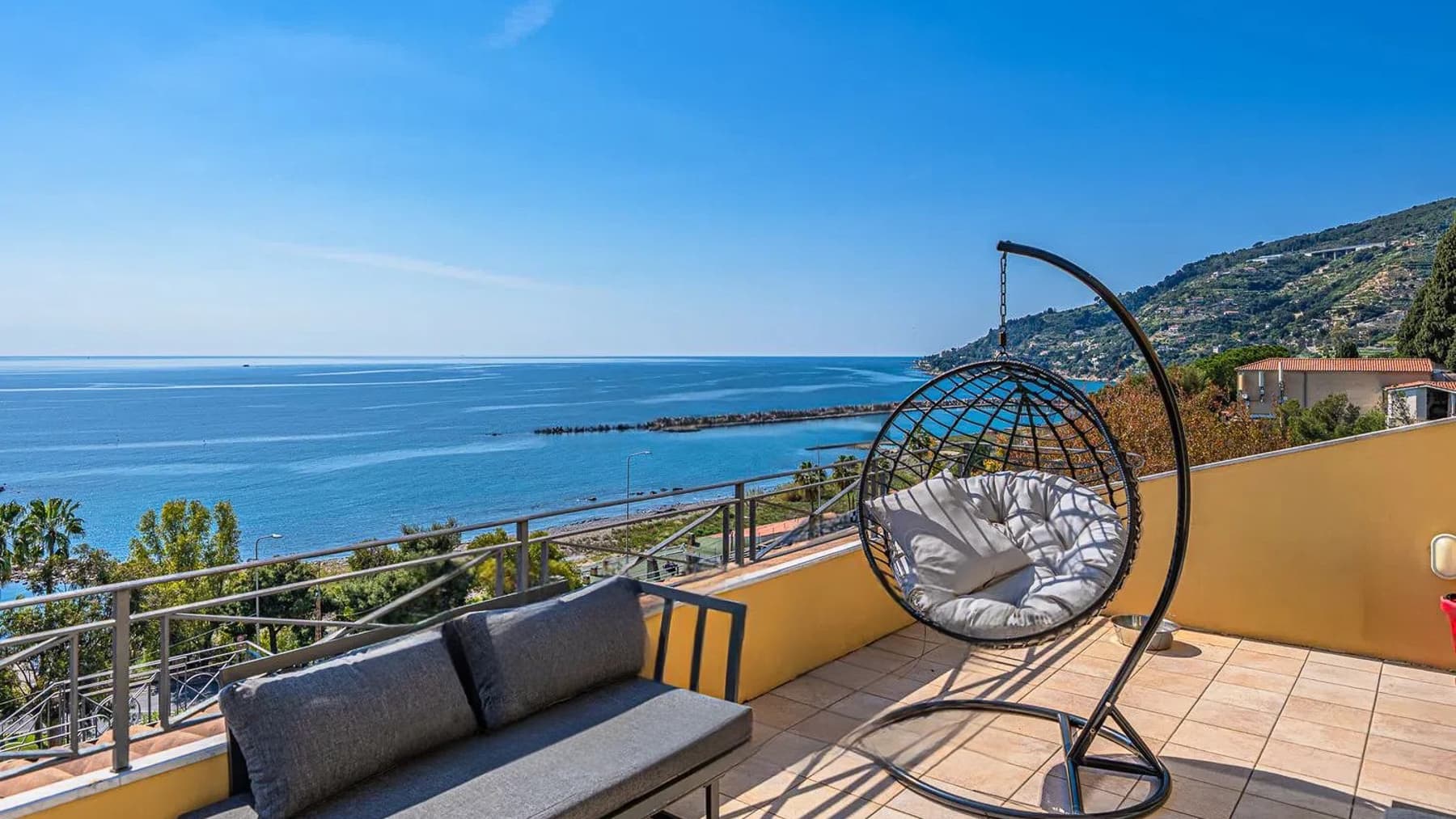Charming Villa in Ospedaletti, Liguria