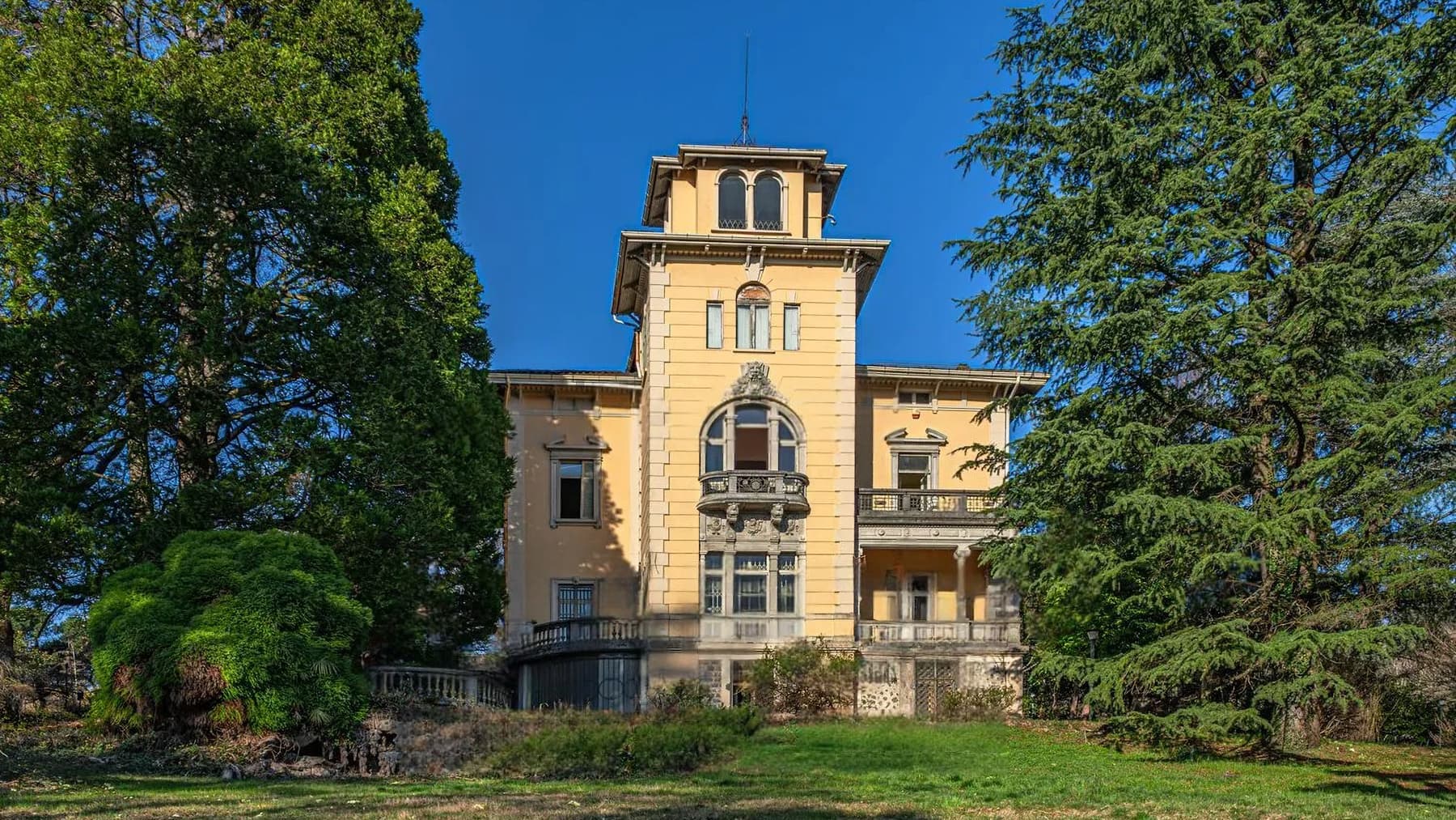 Charming Villa in Cadegliano-Viconago, Lombardy