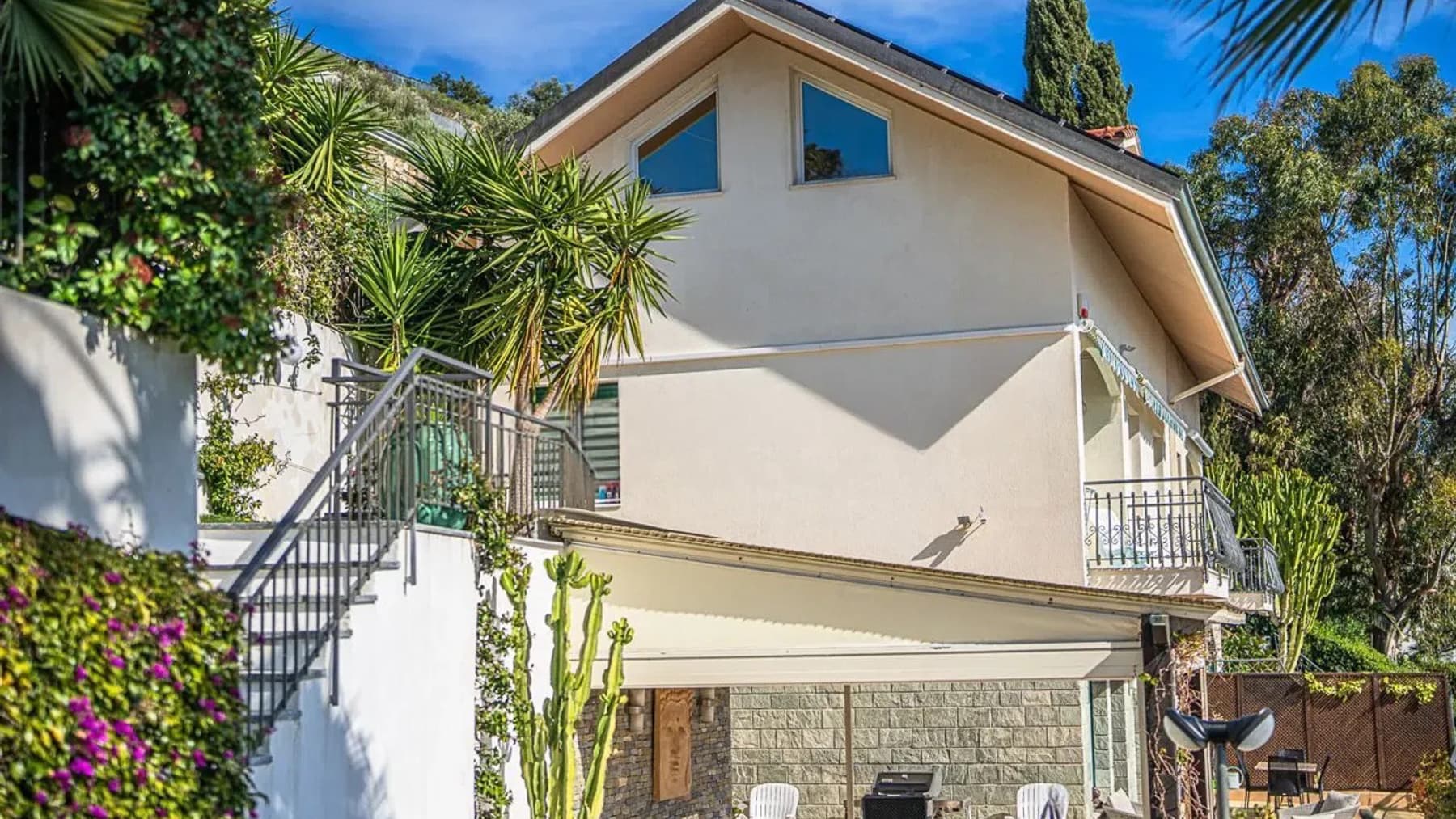 Charming Villa in Ospedaletti, Liguria