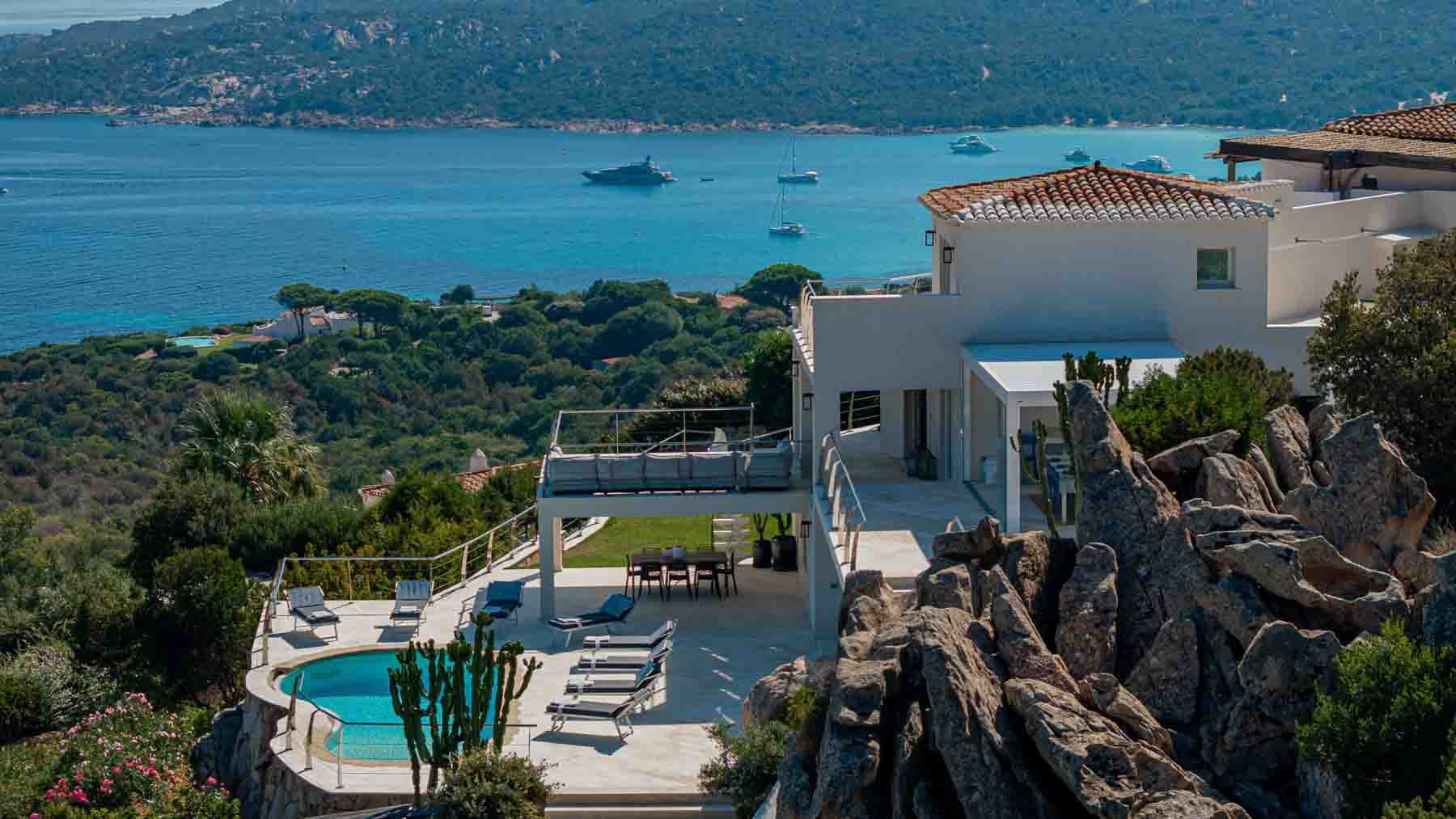Villa elegante ad Arzachena, vista mare Porto Cervo